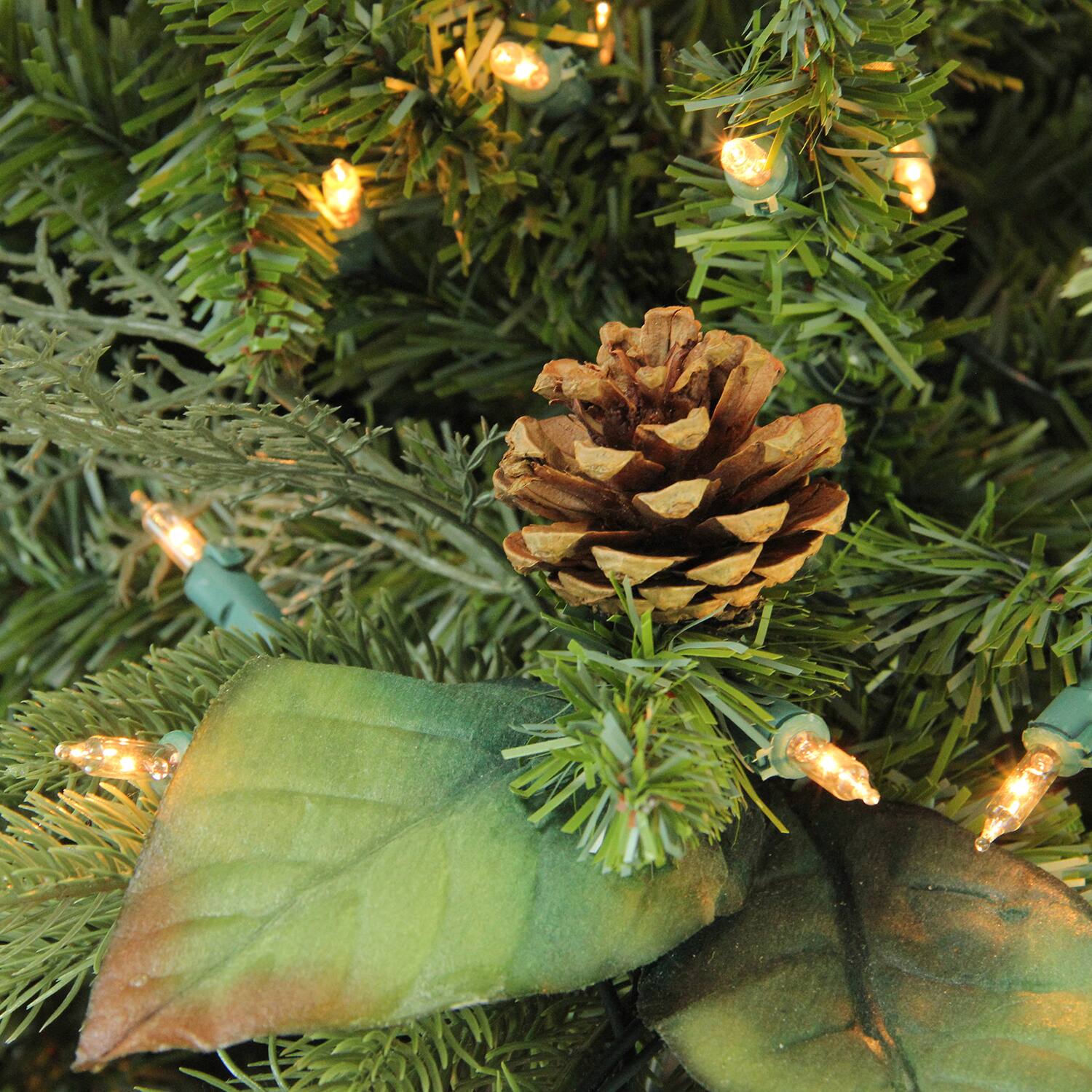 Northlight 7.5ft. Pre-Lit Green River Spruce with Pinecones Artificial Christmas Tree, Clear Lights