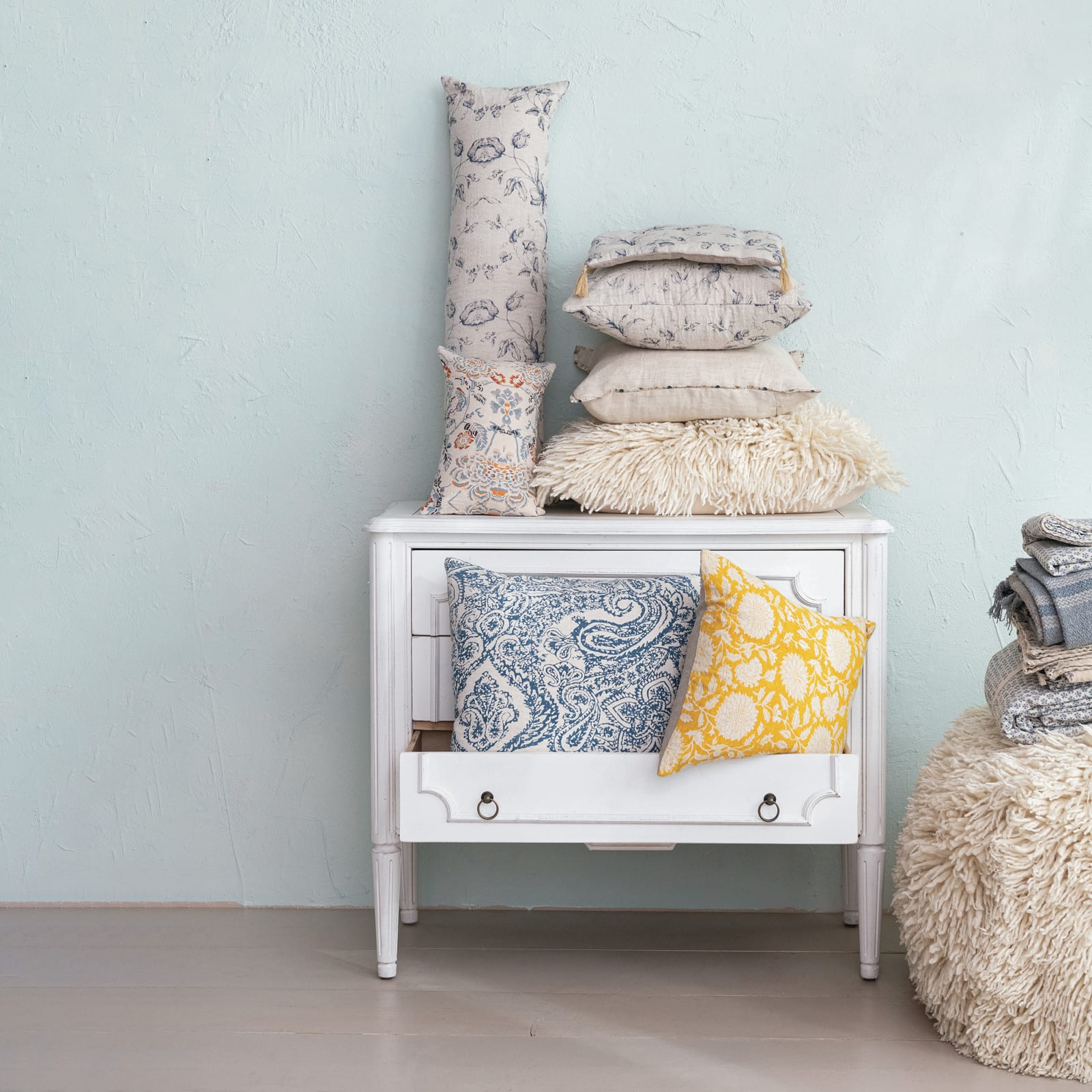 Hello Honey® 18" x 18" Natural Patterned Edge Woven Cotton & Linen Pillow
