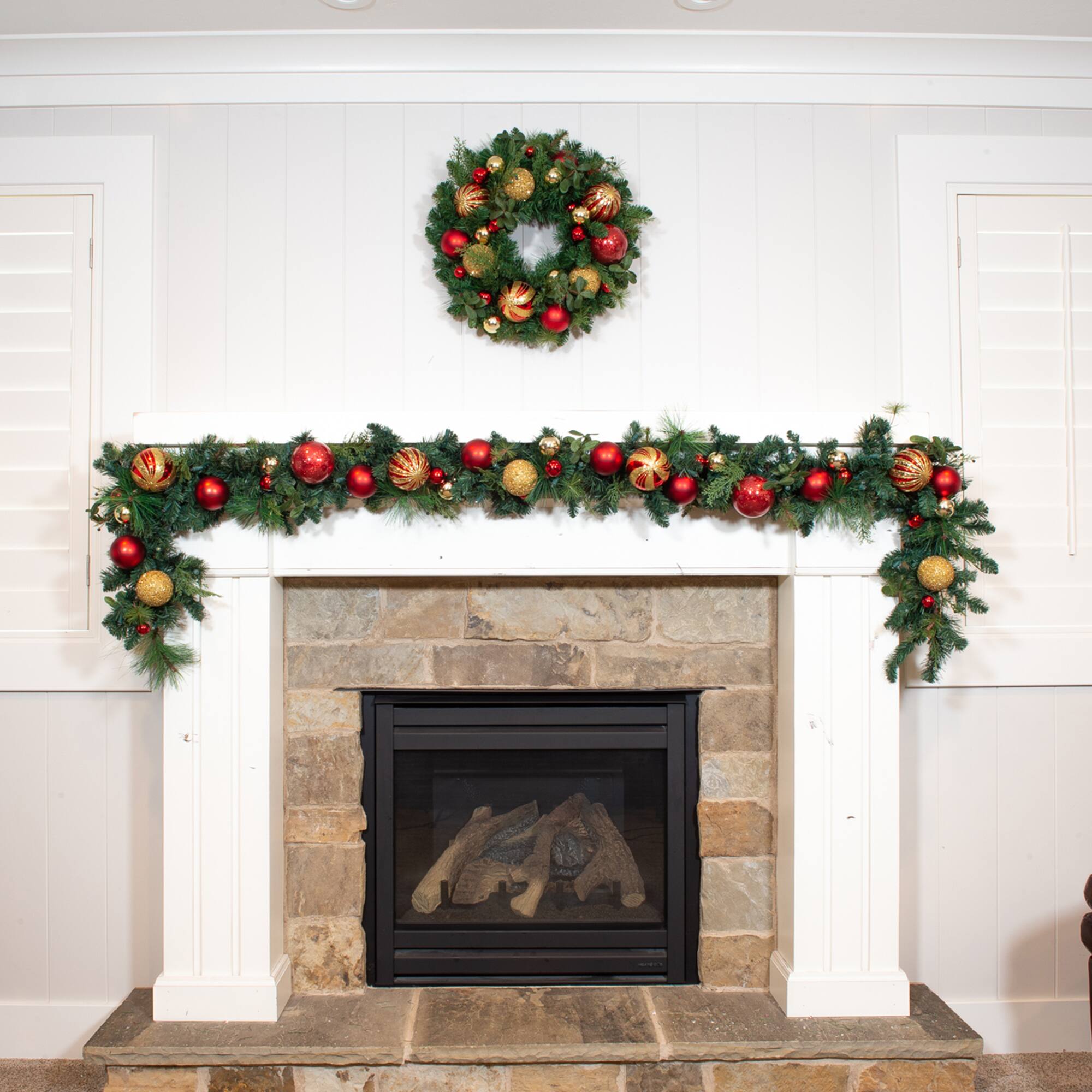 Village Lighting 24" Pre-Lit Christmas Classic Wreath, Clear LED Lights