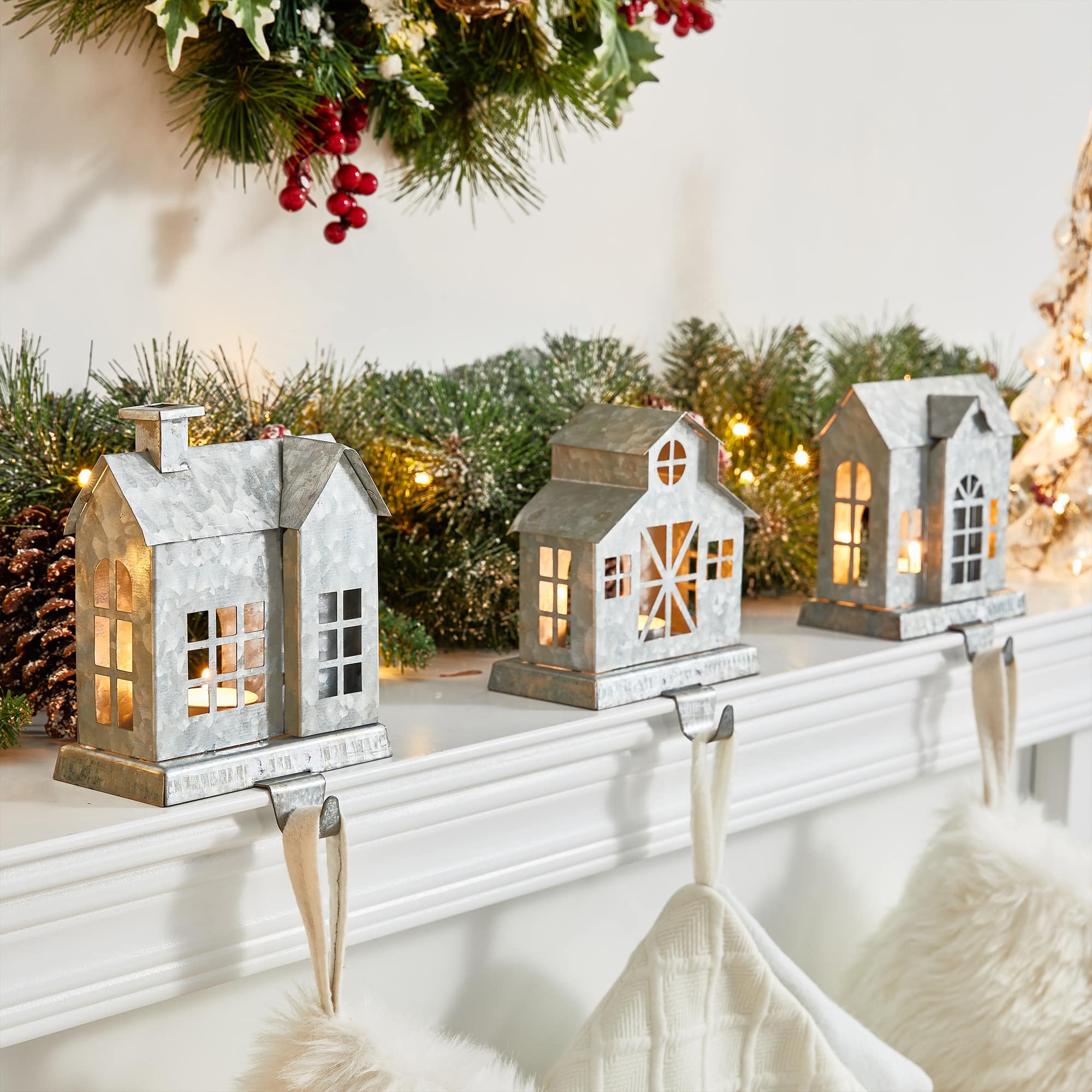 Glitzhome® 7" Galvanized House Stocking Holder Set