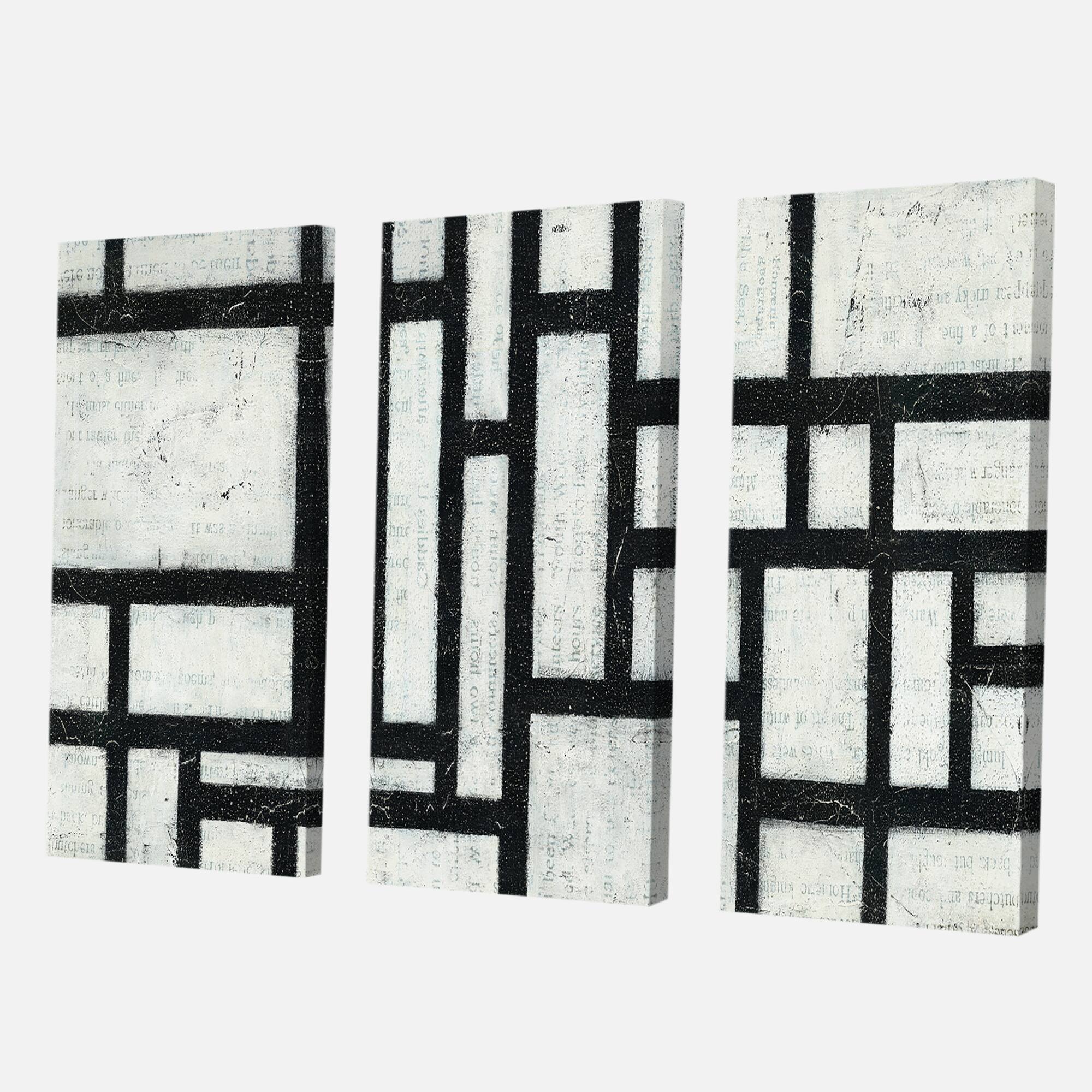 Designart - Black and White Labyrinth geometric