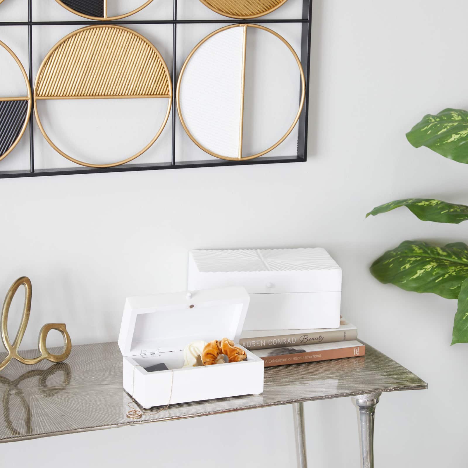 CosmoLiving by Cosmopolitan White Contemporary Box Set