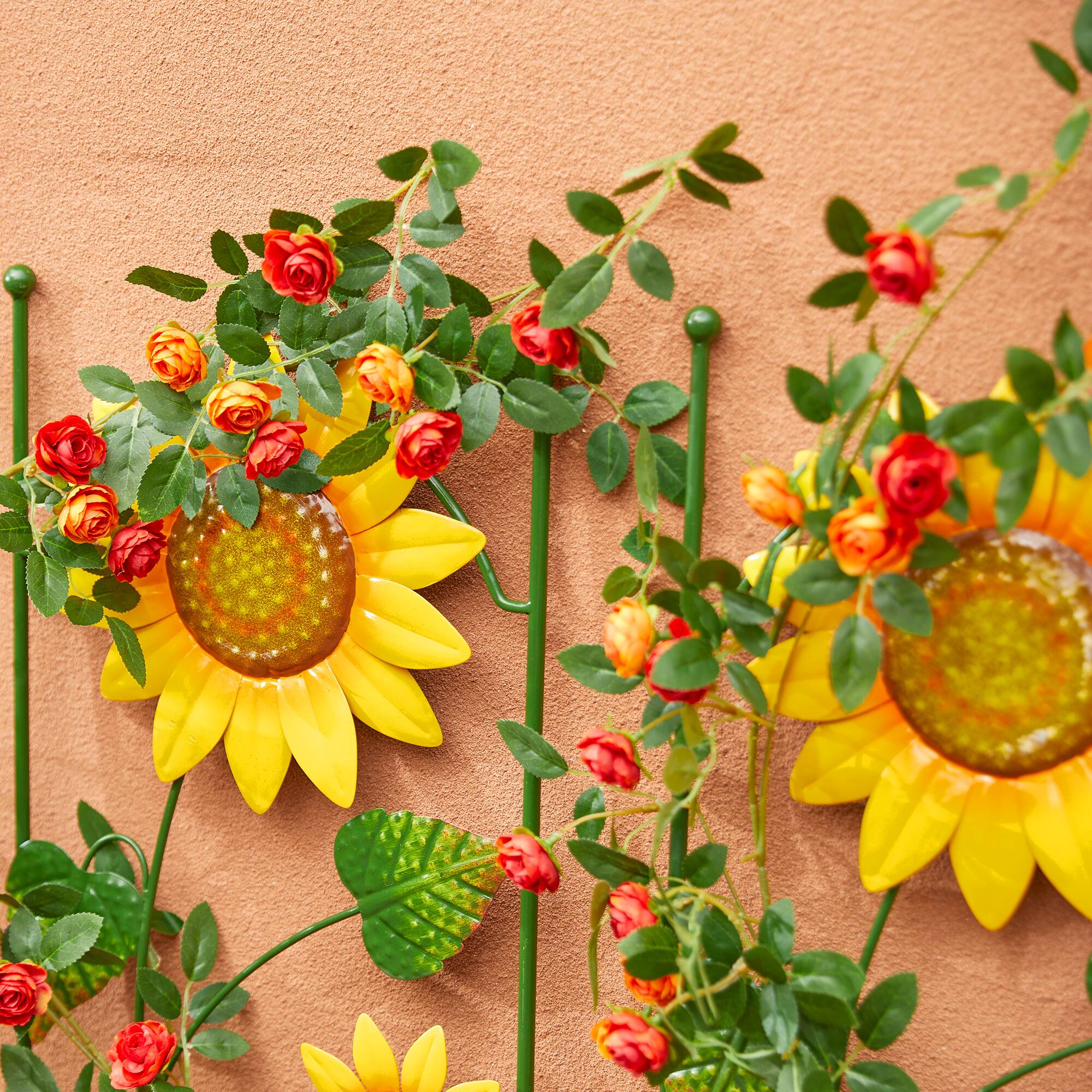 Glitzhome® 4ft. Metal Sunflowers Garden Trellis