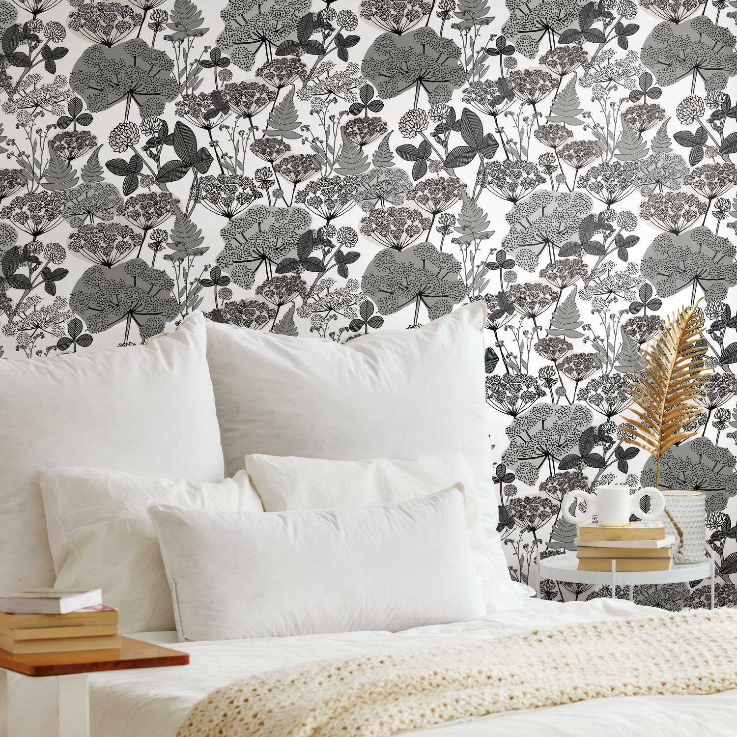 RoomMates Niittypolku Peel & Stick Wallpaper