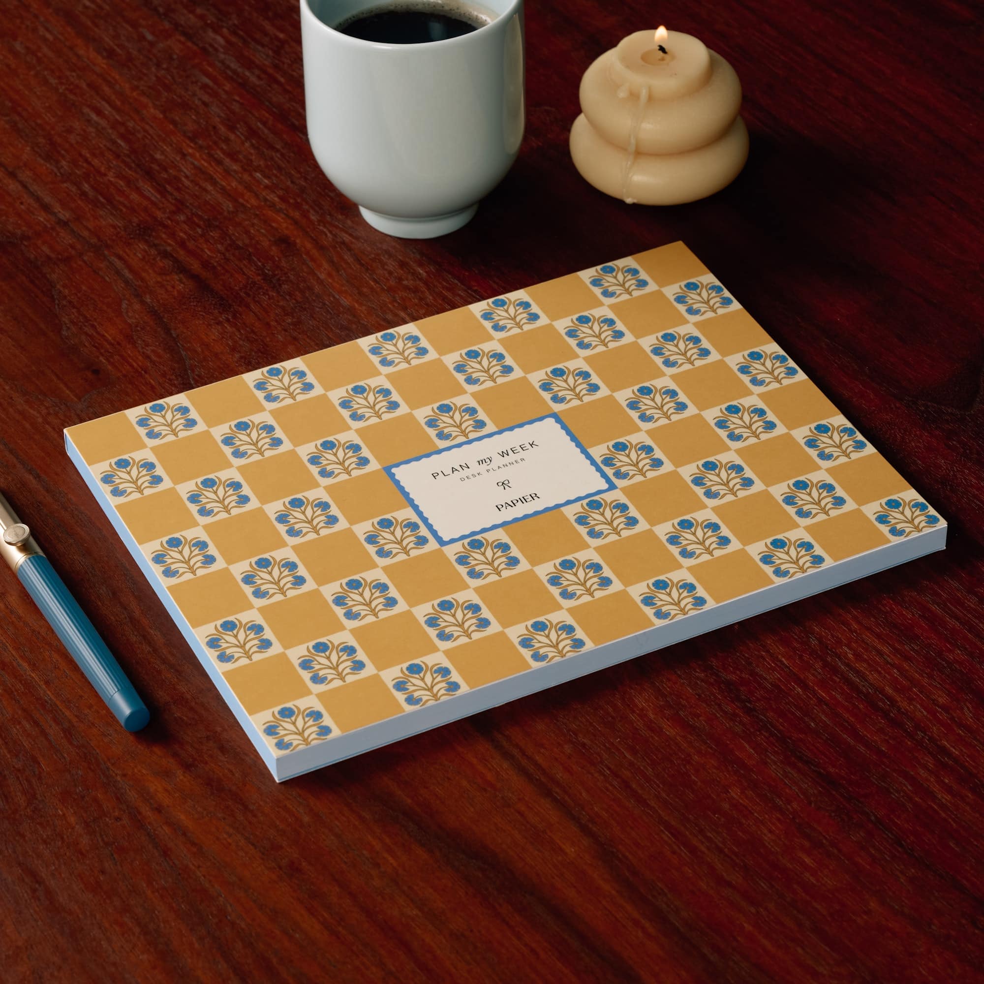 Papier 9.5" x 7" Floral Checkerboard Undated Weekly Desk Planner