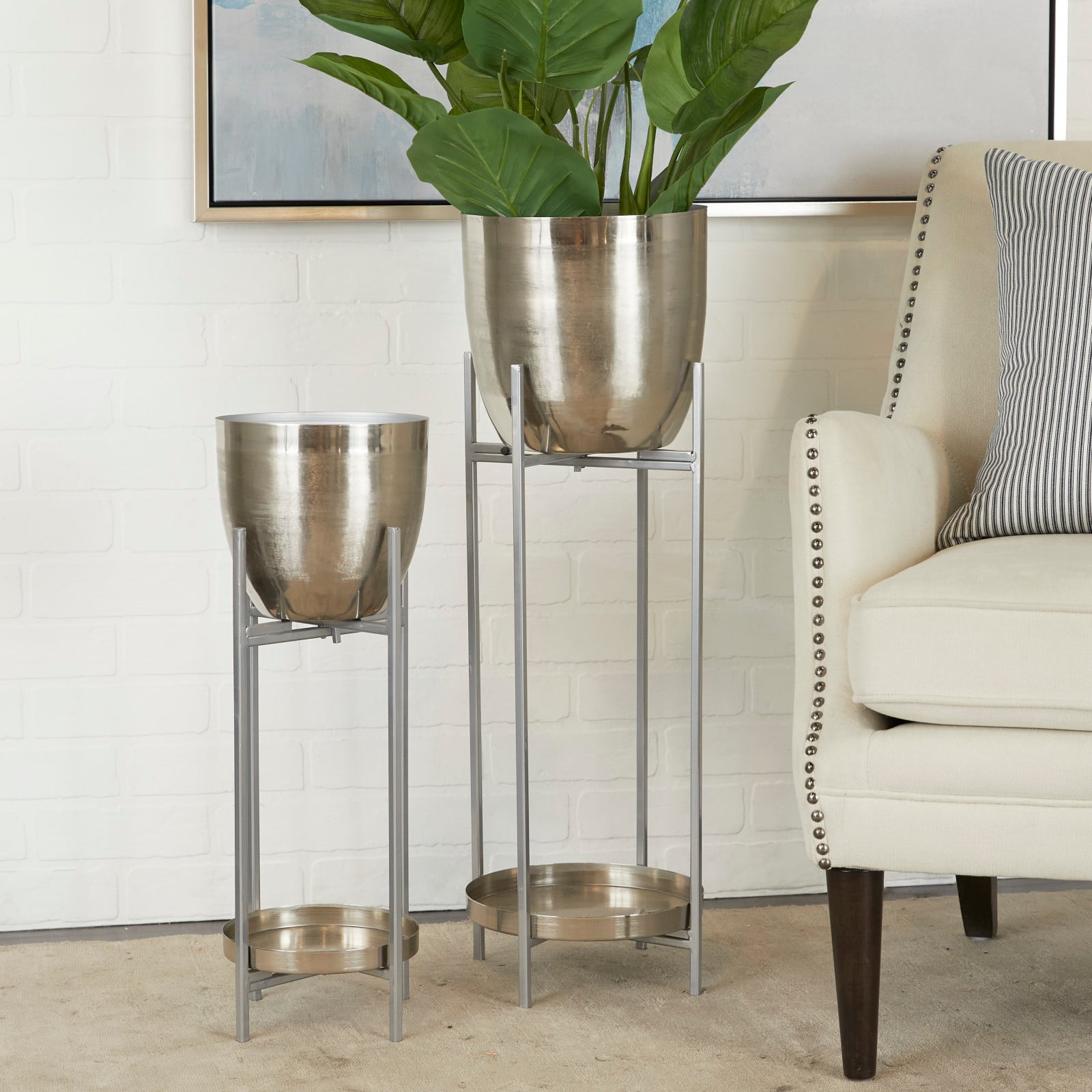 CosmoLiving by Cosmopolitan Silver Metal Planter with Removable Stand Set