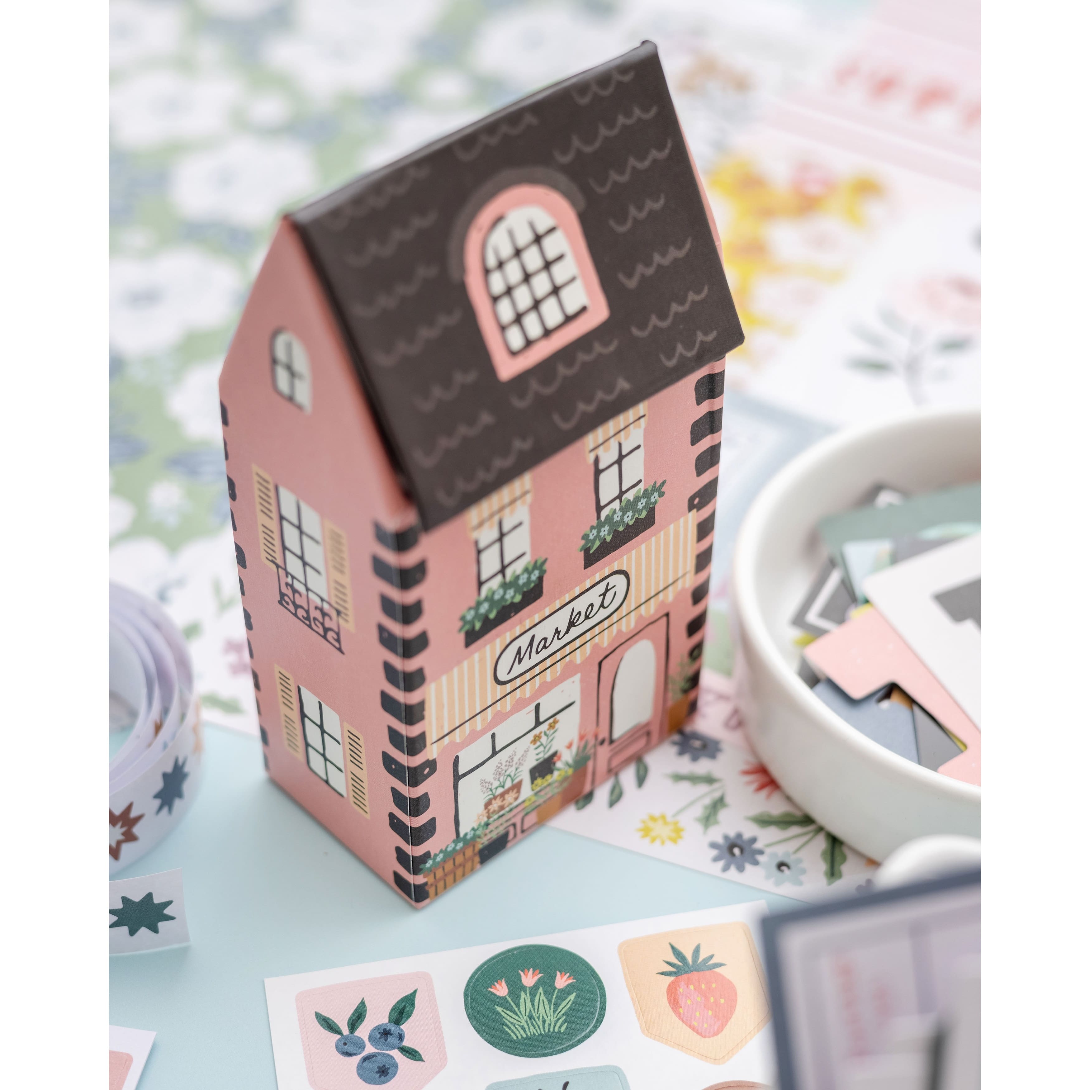 Maggie Holmes Market Square Mini House Card Set
