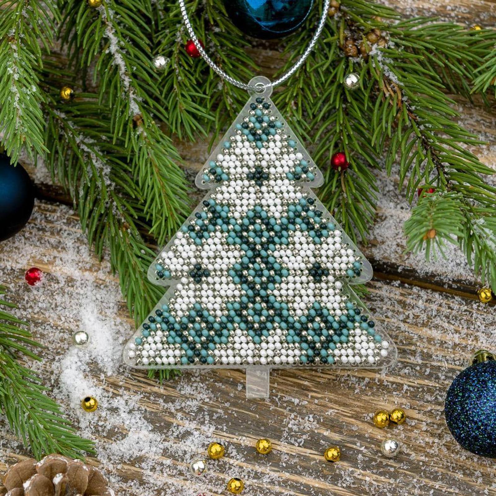 Wonderland Crafts Blue & Green Plaid Tree Ornament Bead Embroidery on Plastic Kit
