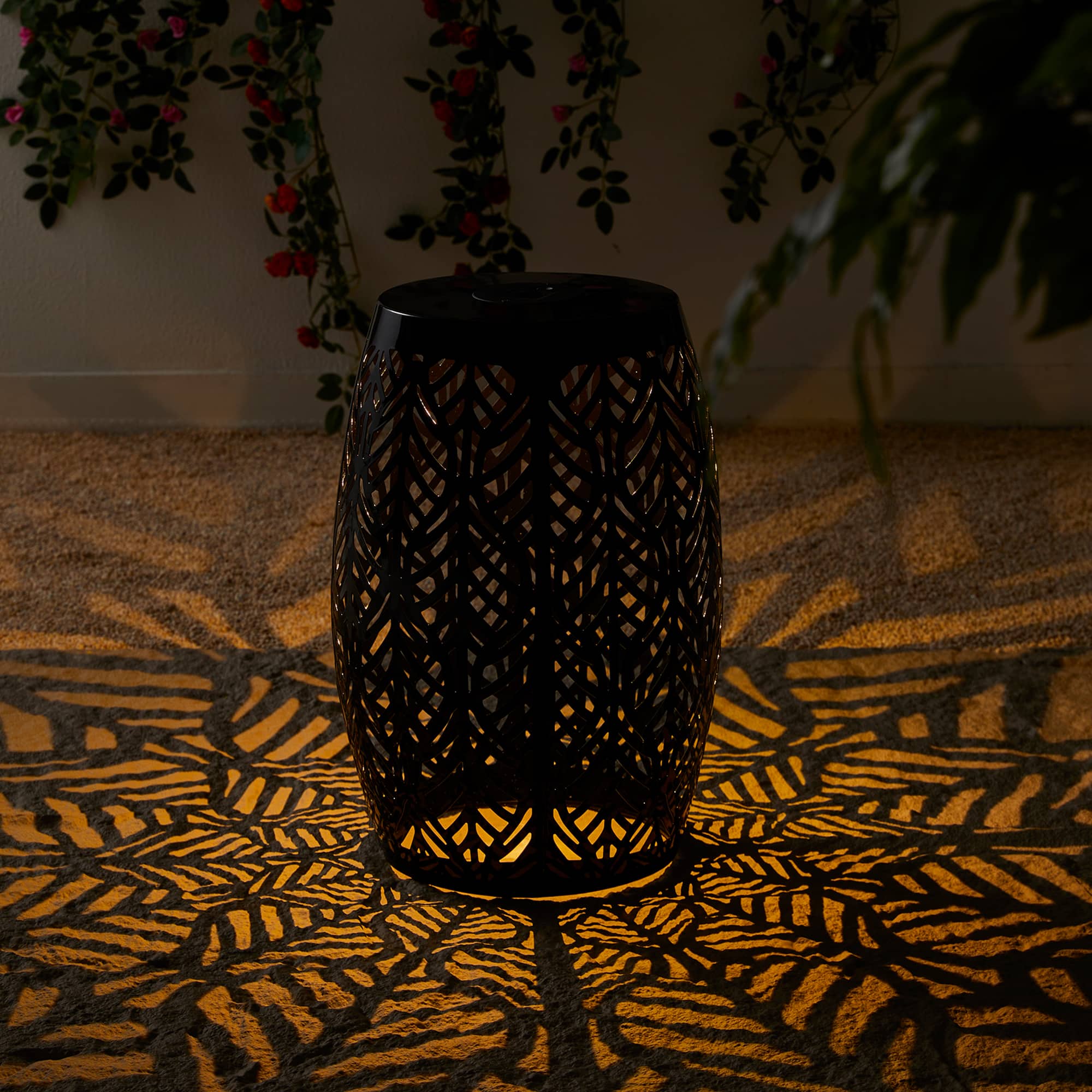 Glitzhome® 18.25" Multifunctional Solar Powdered Iron Leaf Cutout Garden Stool