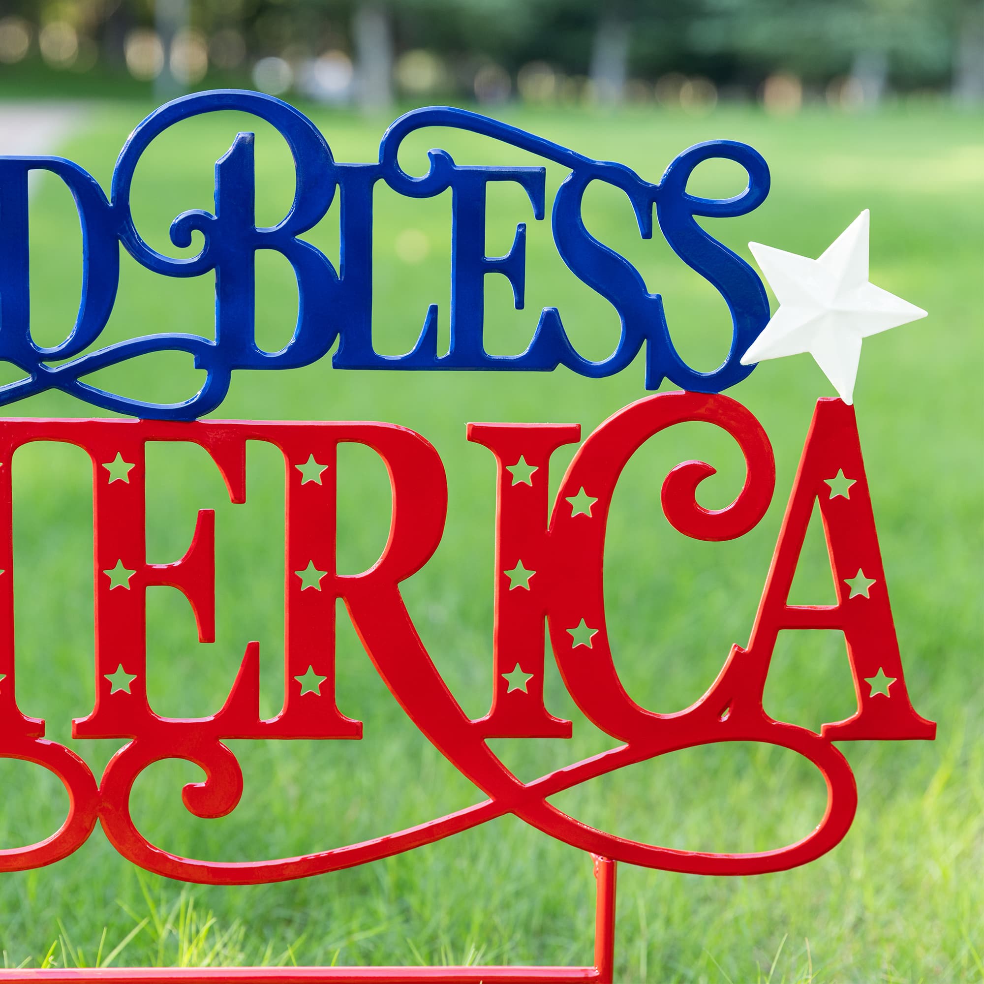 Glitzhome® 23.25" Patriotic Metal "GOD BLESS AMERICA" Garden Yard Stake