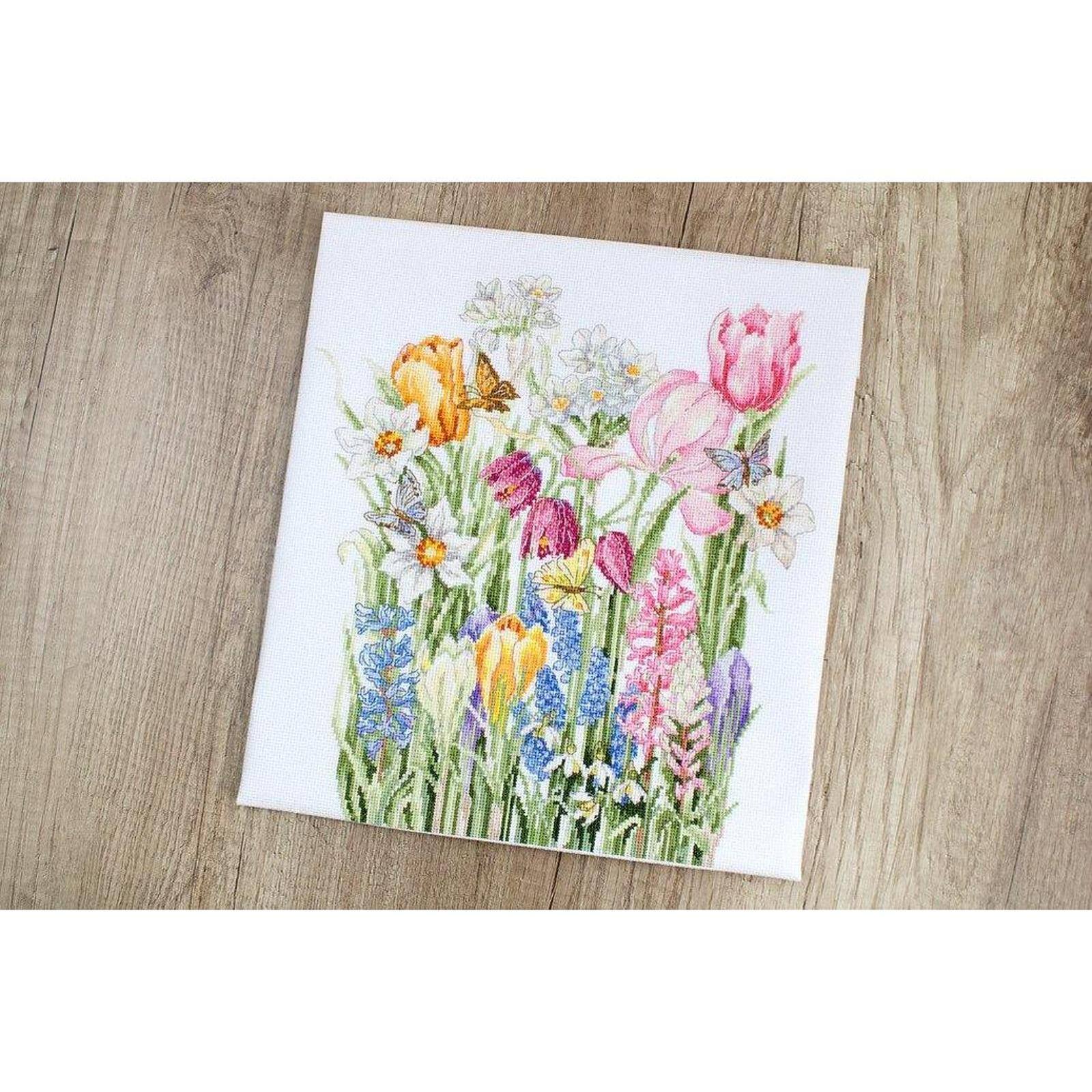Luca-s March Bouquet Counted Cross Stitch Kit