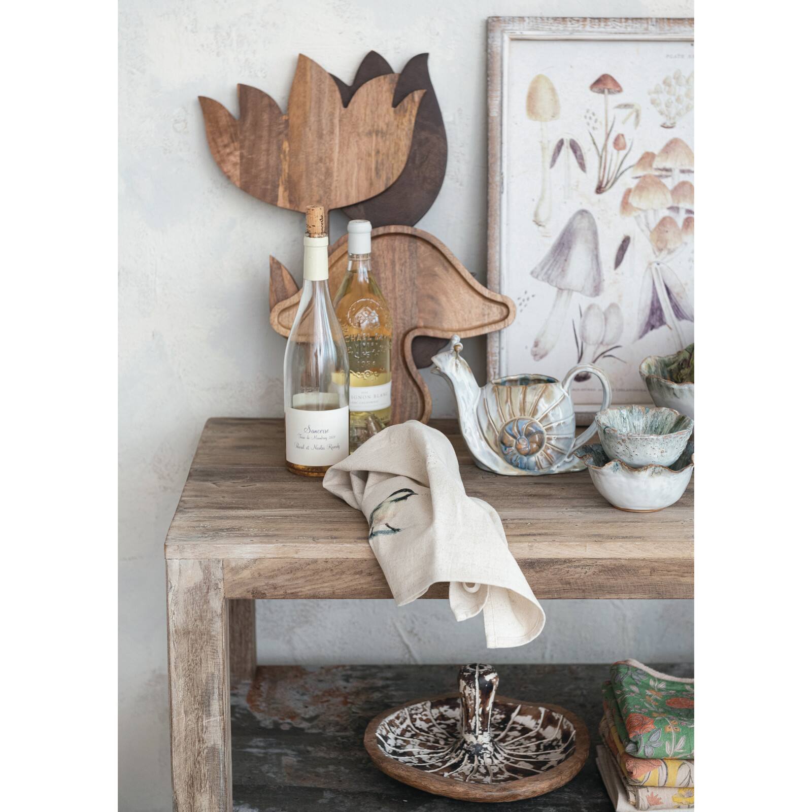 Hello Honey® 20" Tulip-Shaped Natural Mango Wood Serving Board