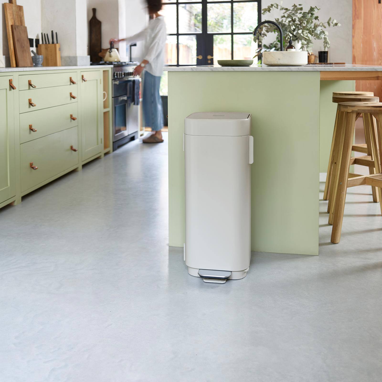 Joseph Joseph Porta 40L Easy Empty Pedal Bin