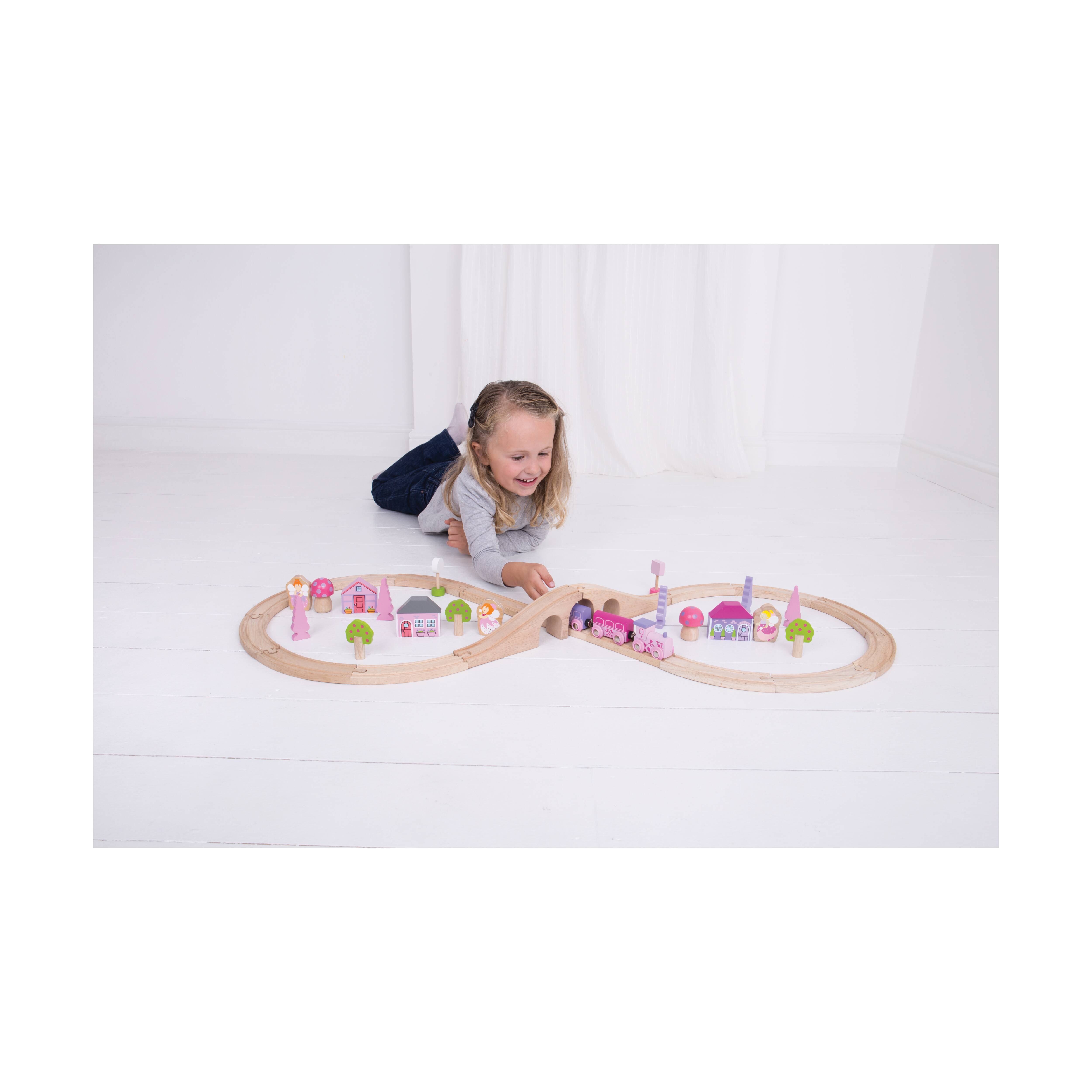 Wooden Fairy Figure of Eight Train Set