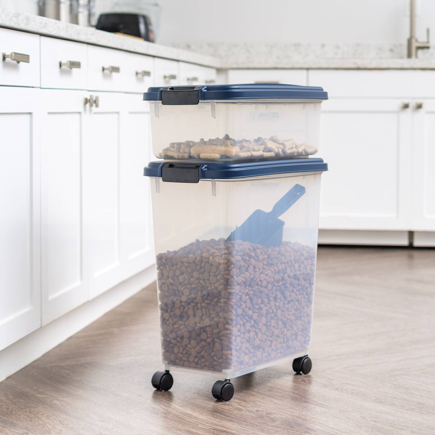 IRIS® Airtight Container Set with Blue Buckle Lid