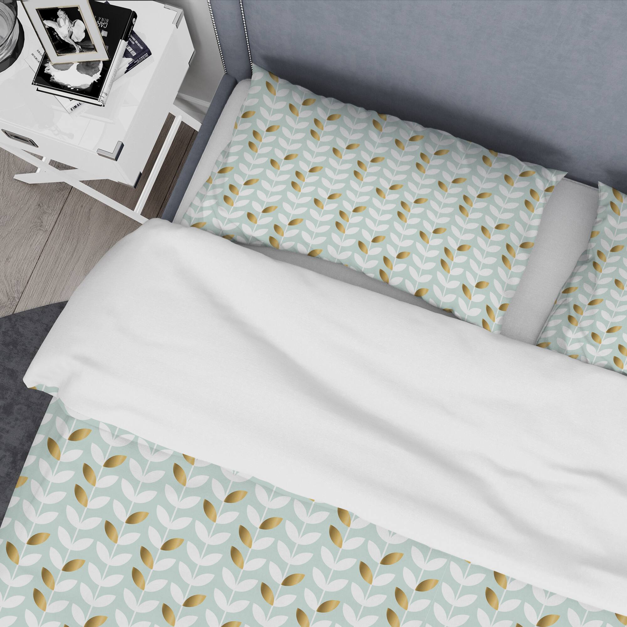 Designart 'Golden Foliage X' Mid-Century Duvet Cover Set