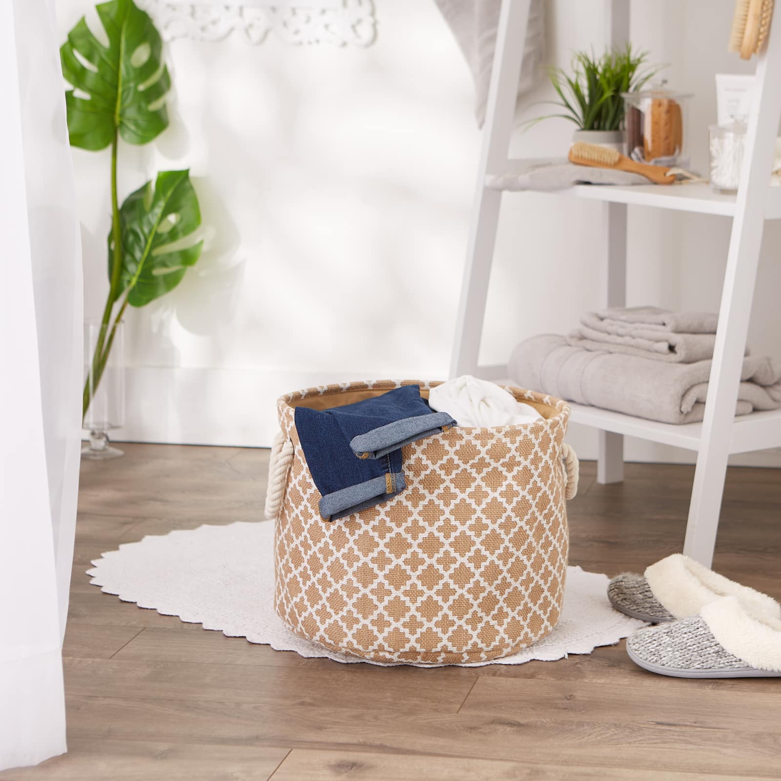 DII® 15" White Lattice Round Burlap Bin
