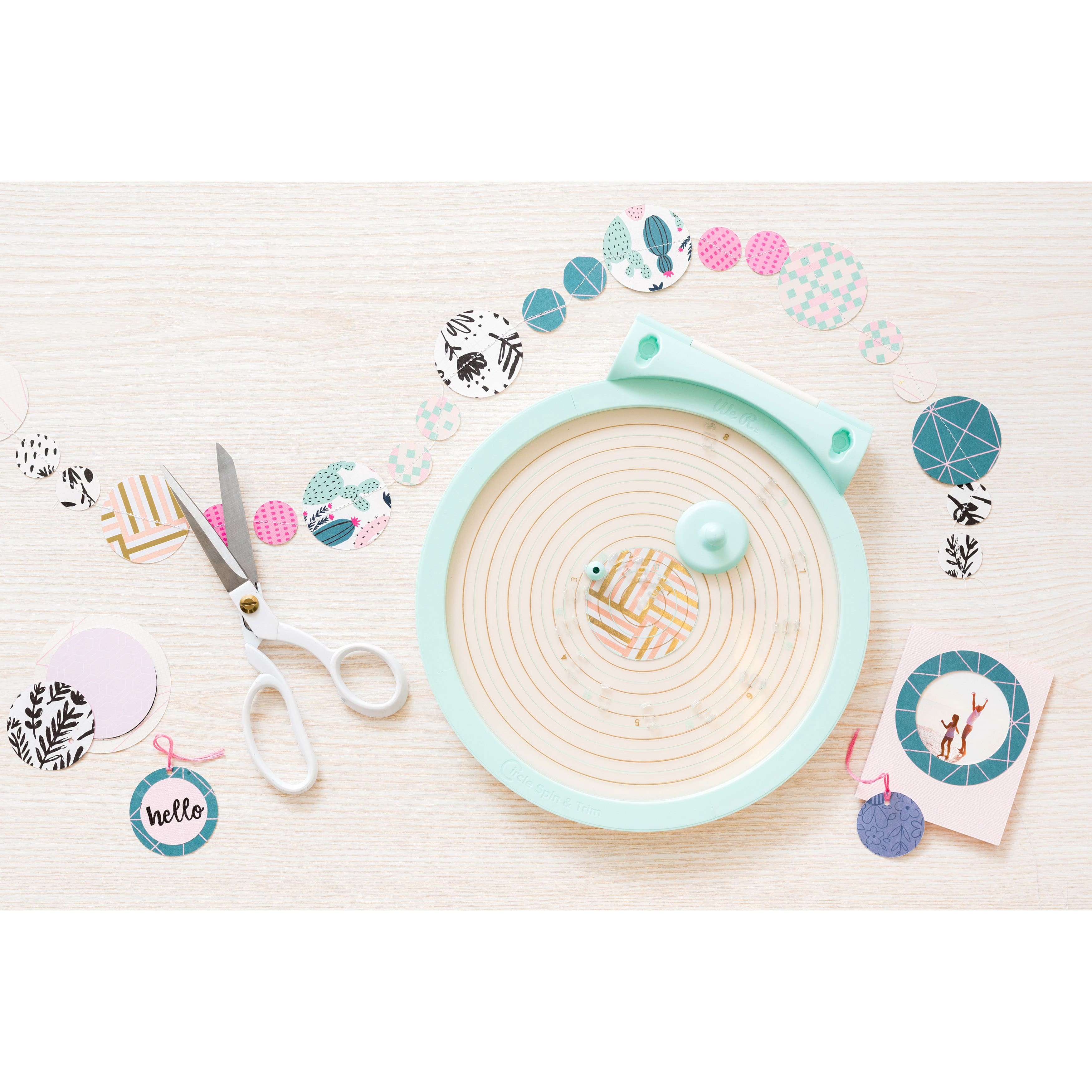 We R Memory Keepers® Crafter's Essentials™ Circle Spin & Trim
