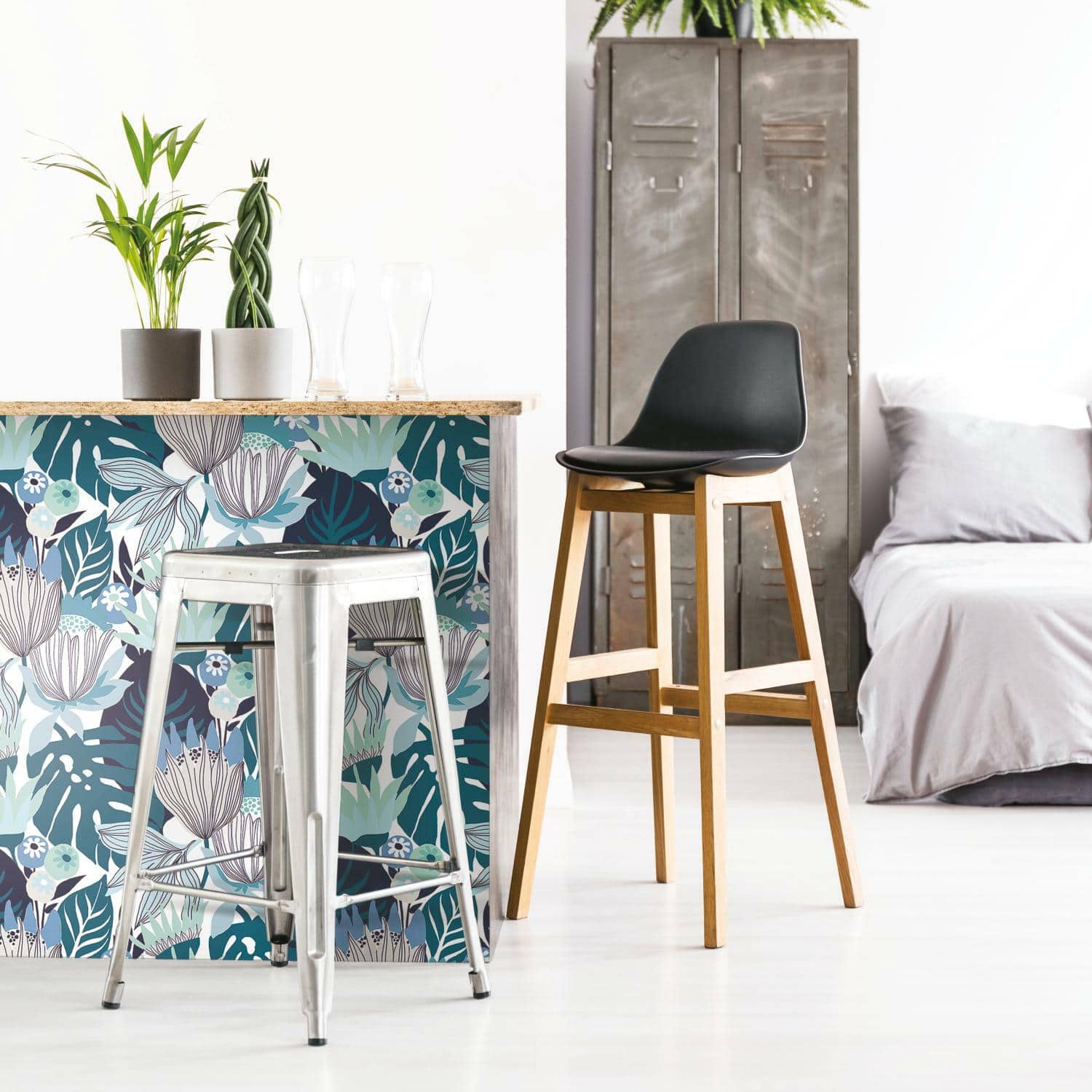 RoomMates Retro Tropical Leaves Peel & Stick Wallpaper