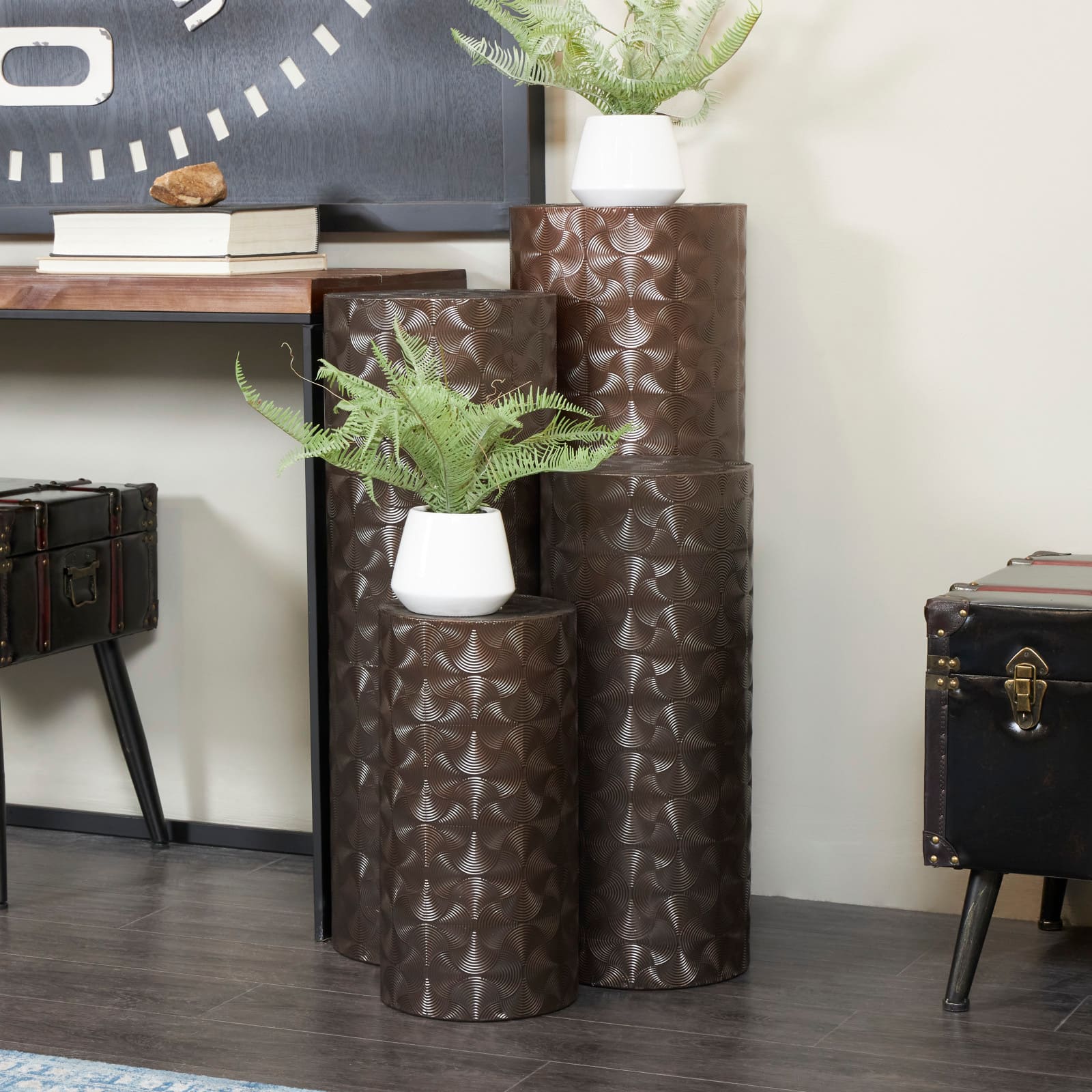 Brown Metal Tall Slim Abstract Pedestal Table with Grooved Shell Design Set