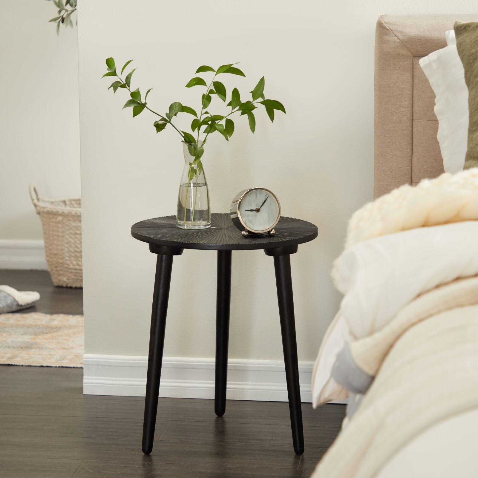 Black Mango Wood Contemporary Accent Table, 21" x 17" x 17"