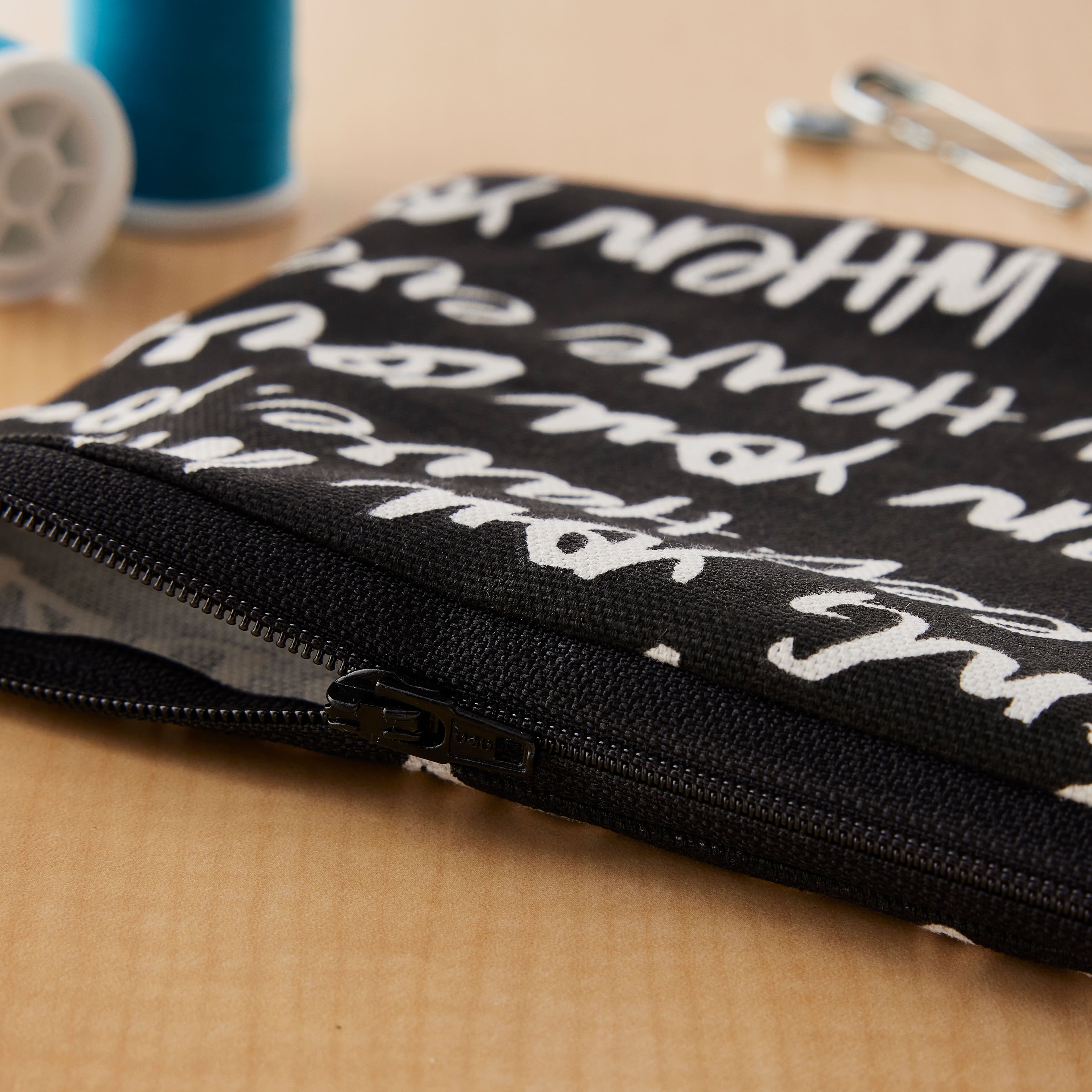 12 Pack: Coats & Clark 22" Polyester All Purpose Zipper