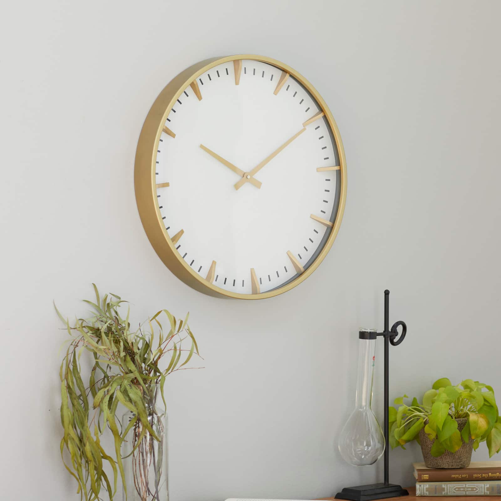 CosmoLiving by Cosmopolitan White Glass Contemporary Wall Clock