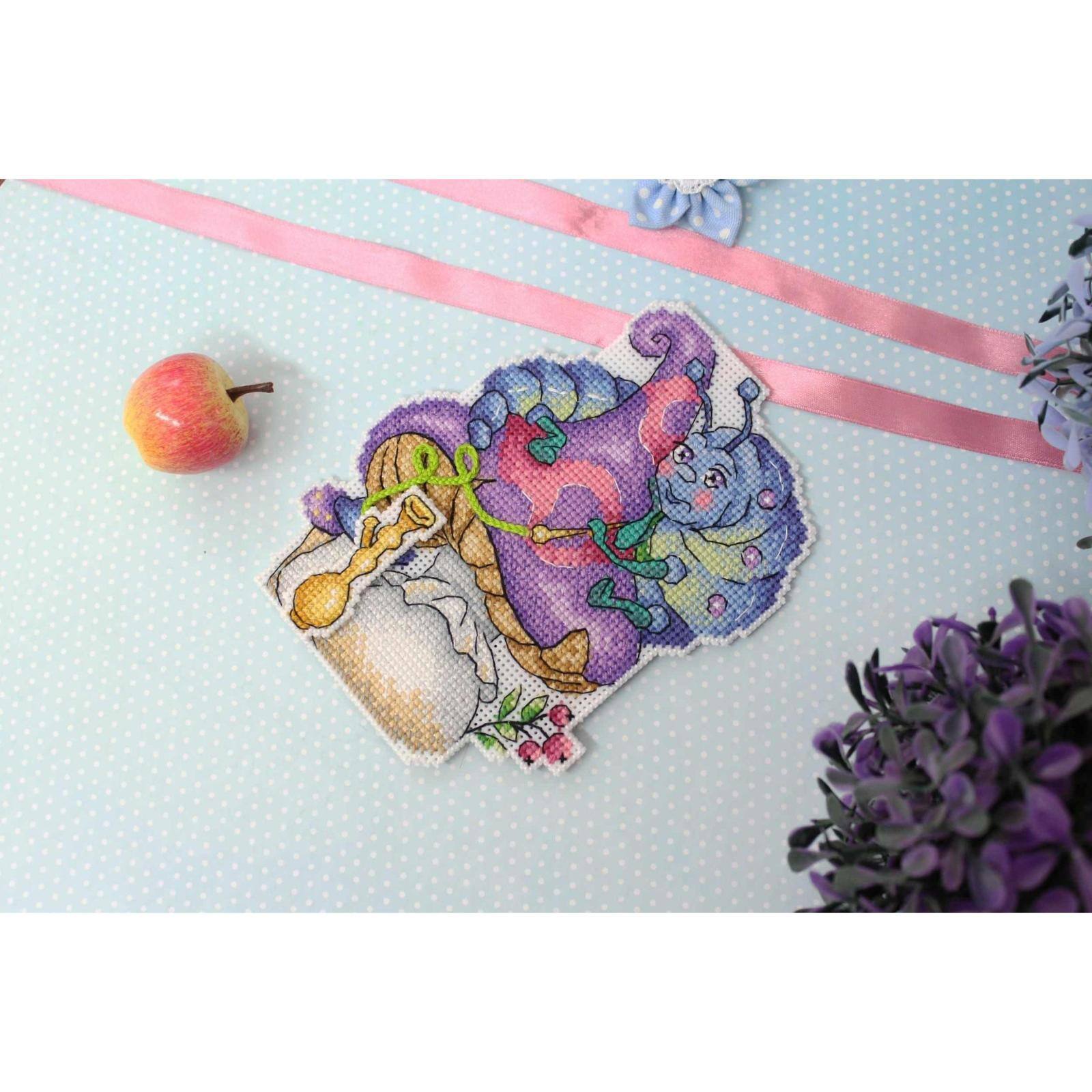 MP Studia Wise Caterpillar Plastic Canvas Counted Cross Stitch Kit