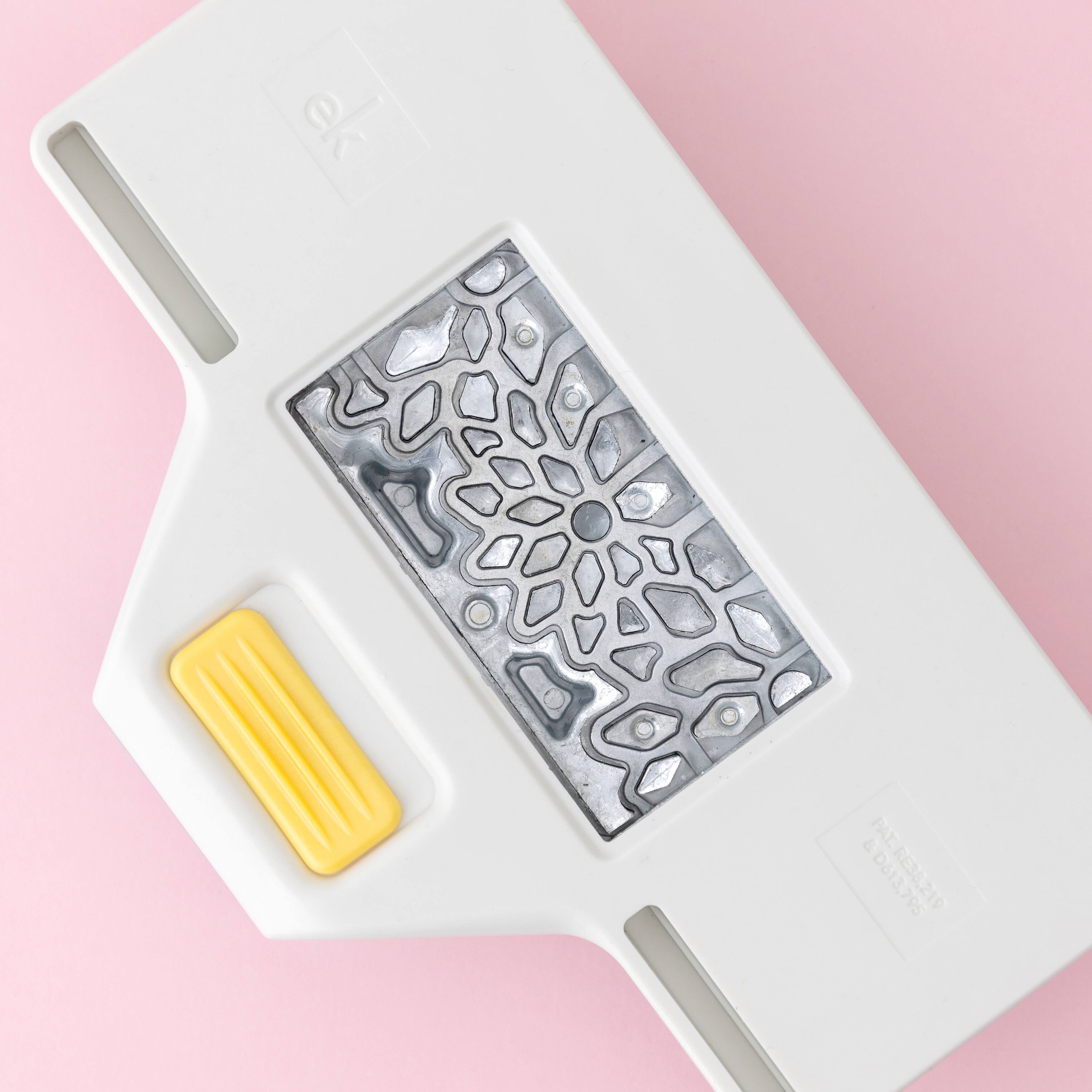 EK Tools 1.25" Diamond Flowers Large Edge Punch