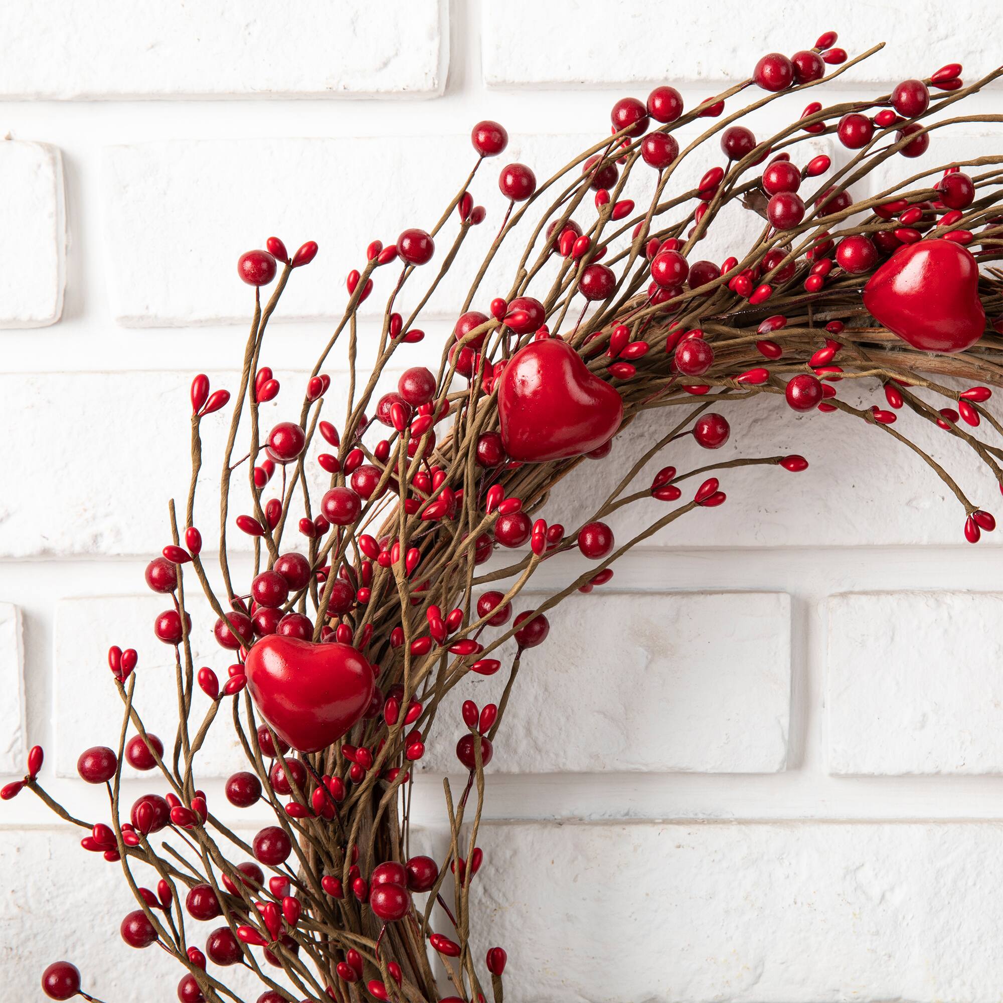 Glitzhome® 18" Valentine's Berry Wreath