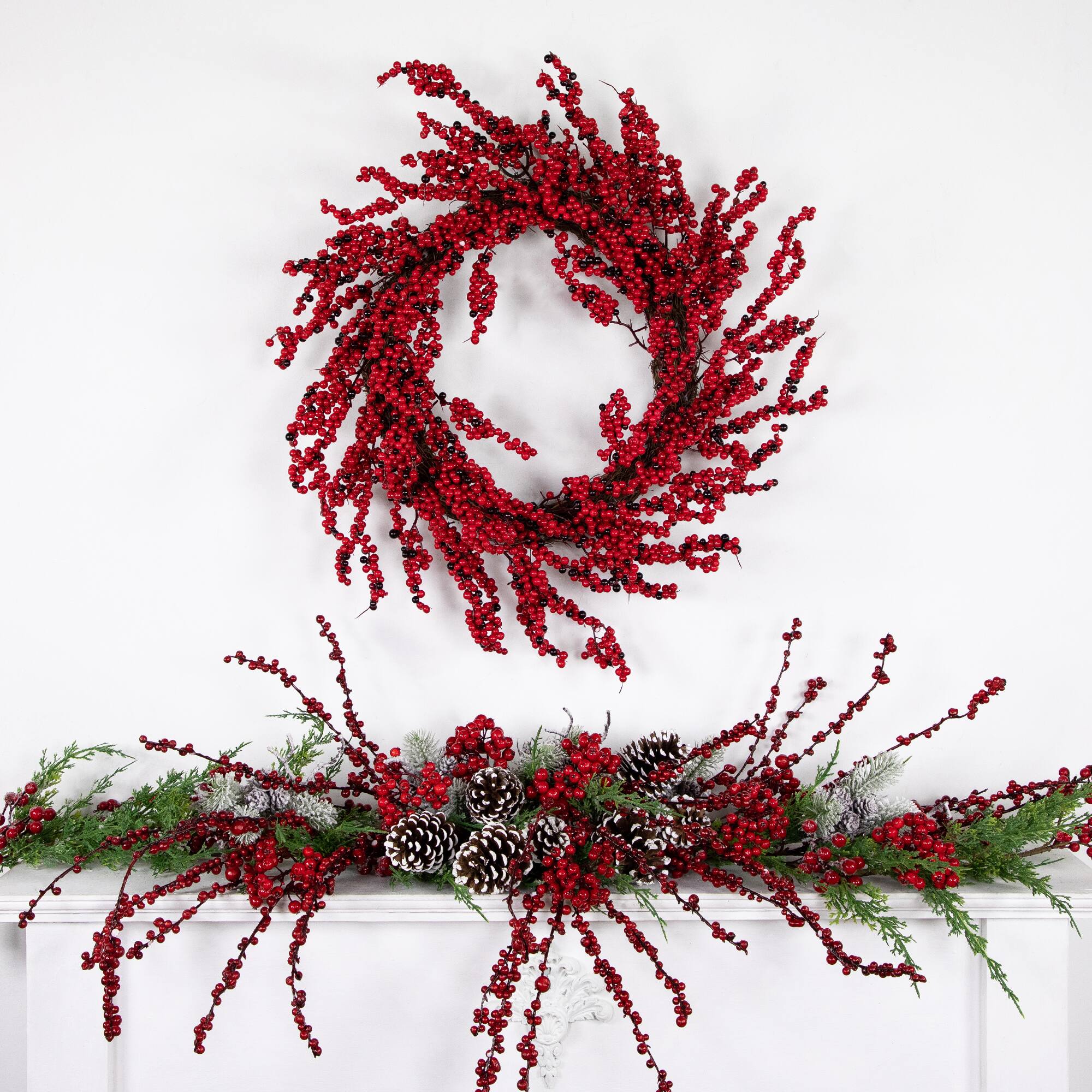 22" Red & Brown Berry Christmas Wreath