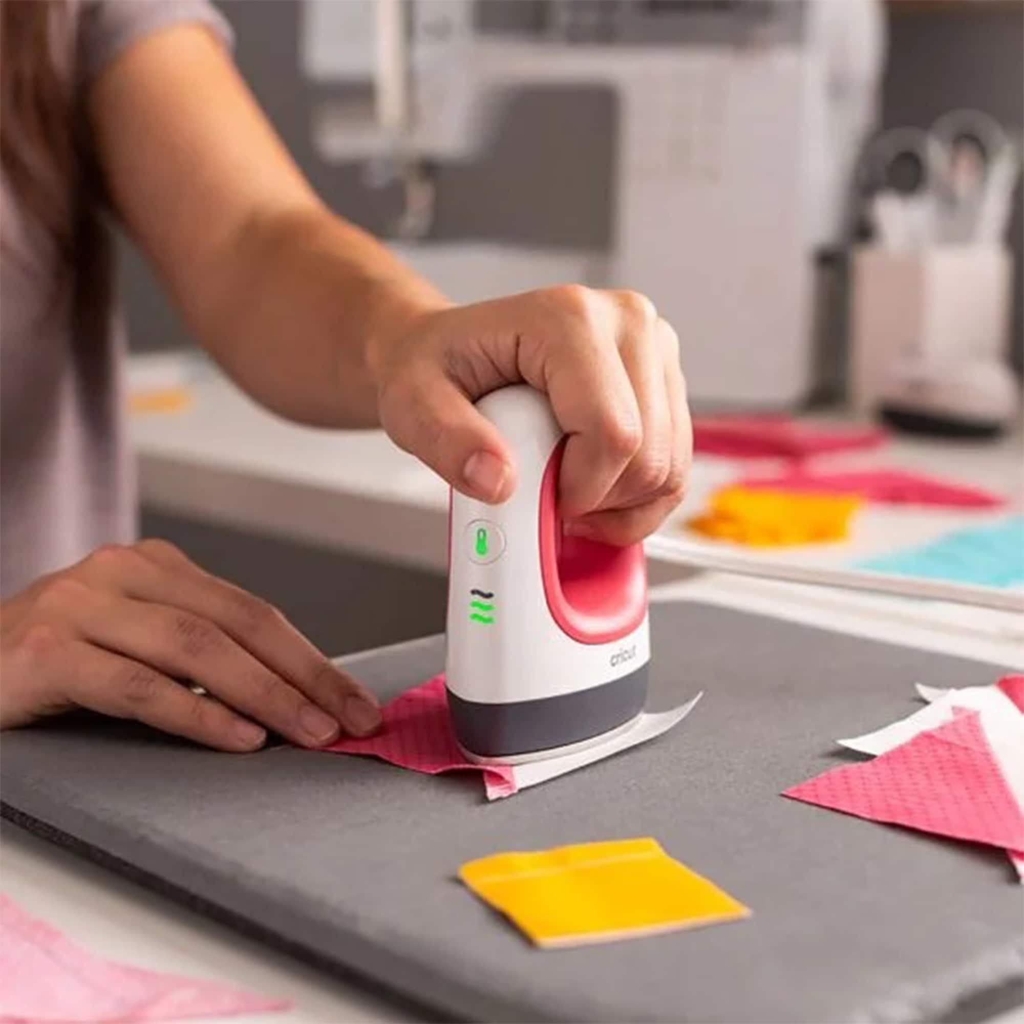 Cricut® Raspberry Mini™/EasyPress® 2 9" x 9" Heat Press & Accessories Bundle