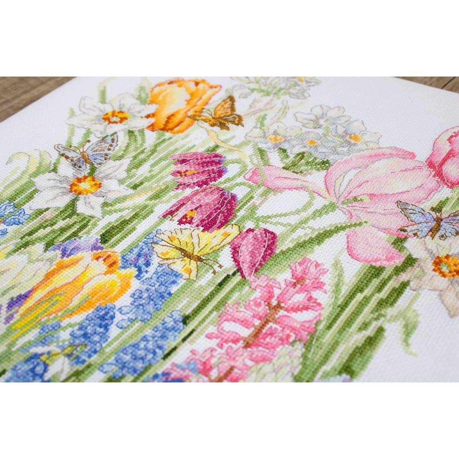 Luca-s March Bouquet Counted Cross Stitch Kit