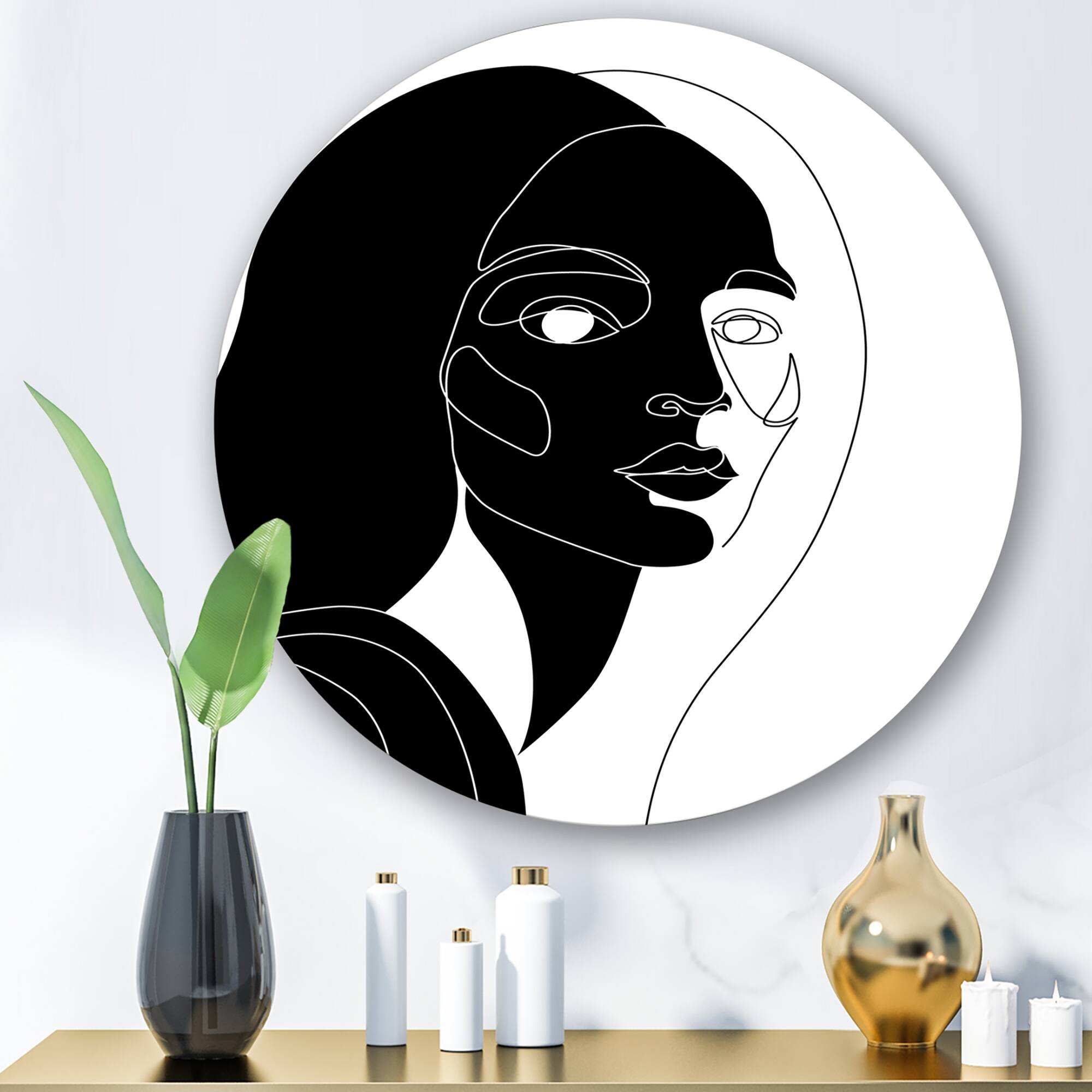 Designart - Retro Monochrome Minimal Portrait of Young Woman - Modern Metal Circle Wall Art