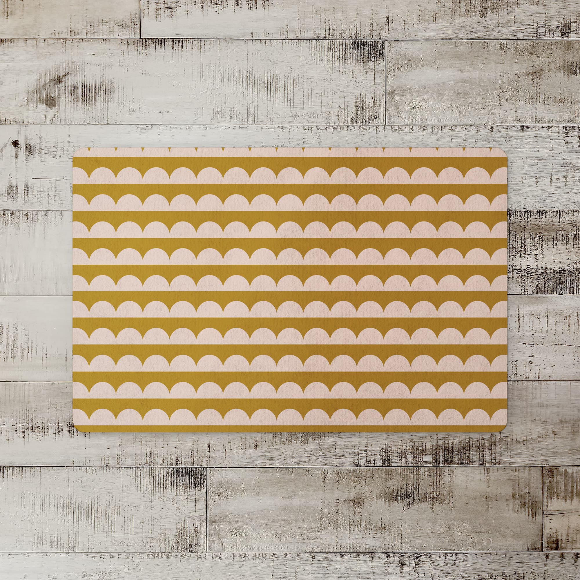 Scalloped Circle 27" x 18" Floor Mat