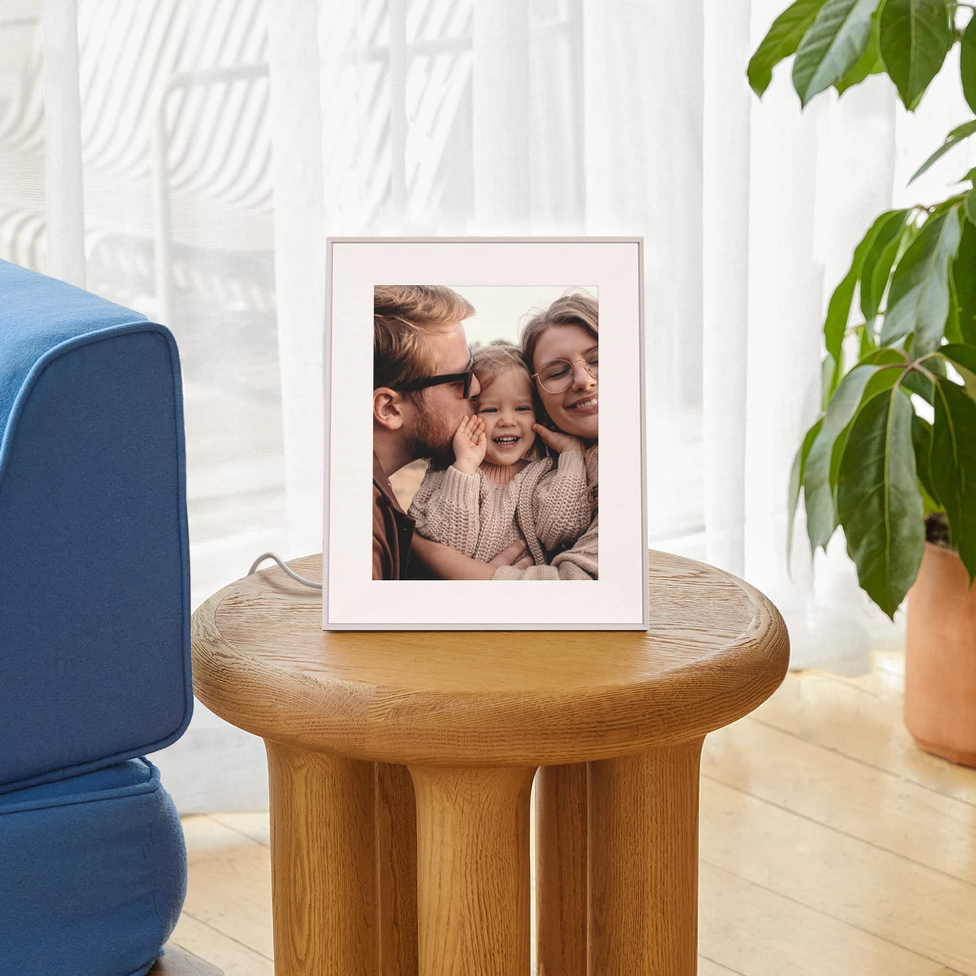 Aura 12" HD WiFi Aspen Sandstone with Paper Mat Digital Photo Frame