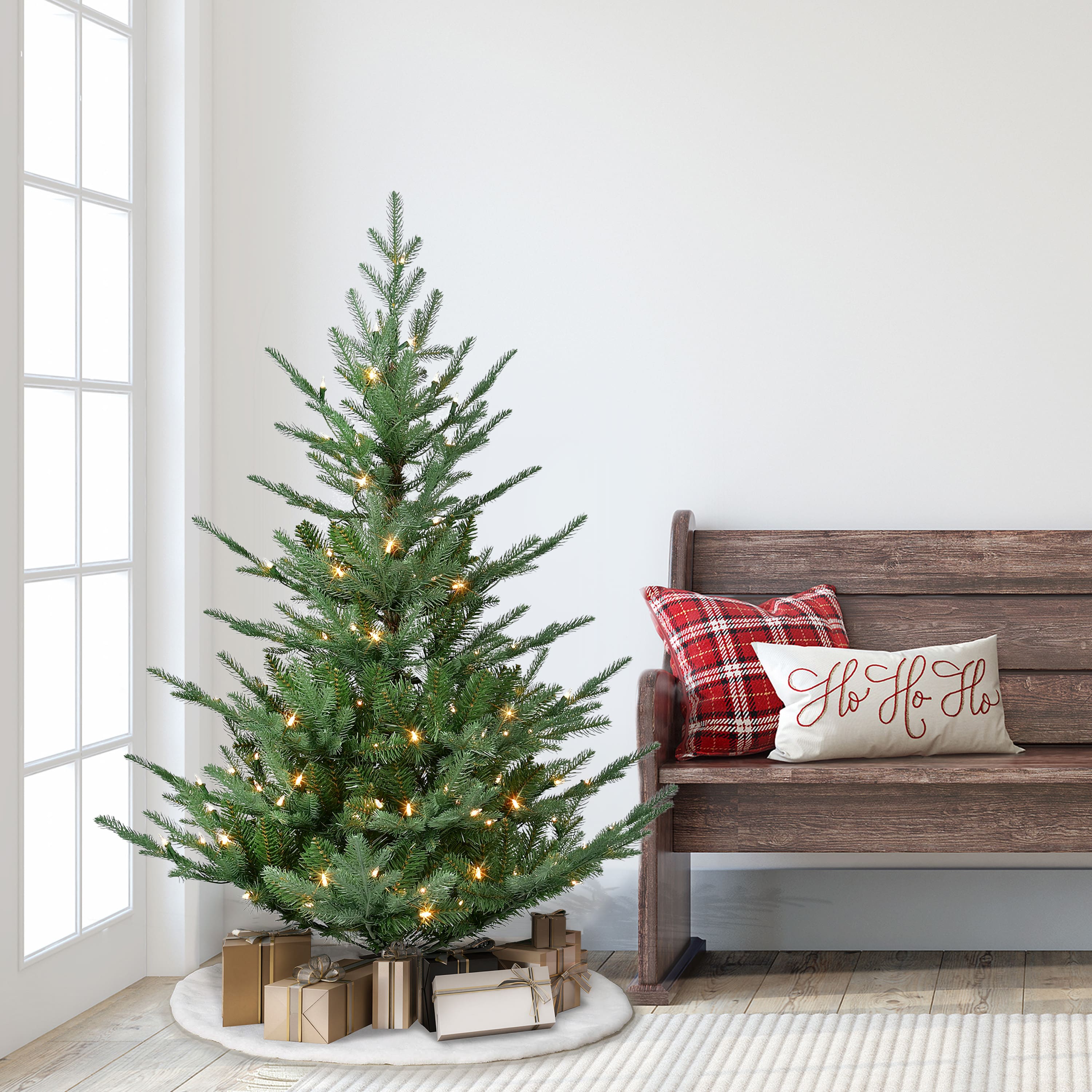 4.5ft. Pre-Lit Hillside Spruce Artificial Tree, Clear Lights