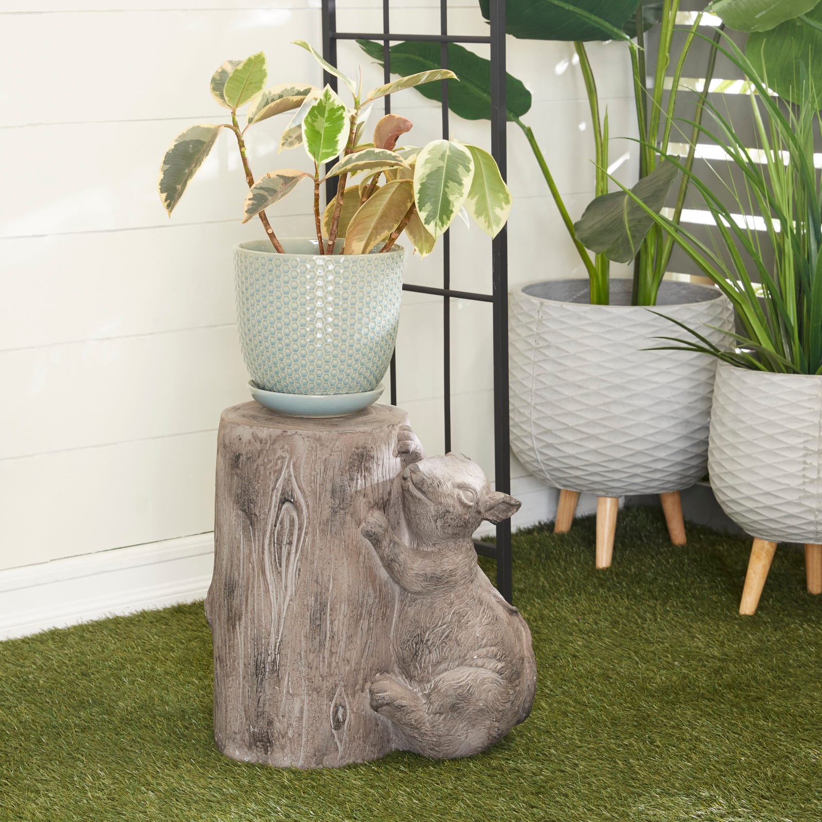 Brown MGO Modern Farmhouse Garden Sculpture, 16" x 16" x 9"