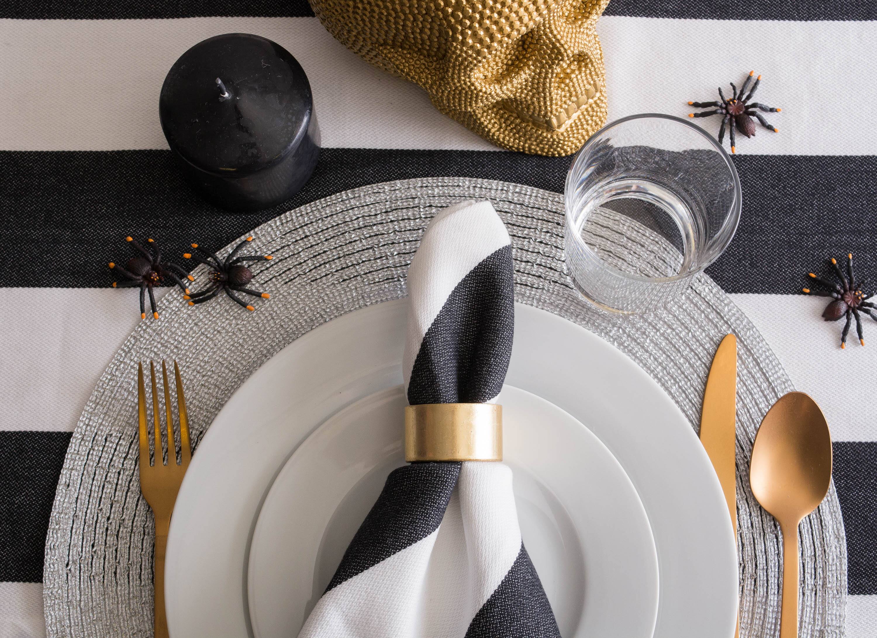 DII® Metallic Silver Round Polypropylene Woven Placemat (Set of 4)