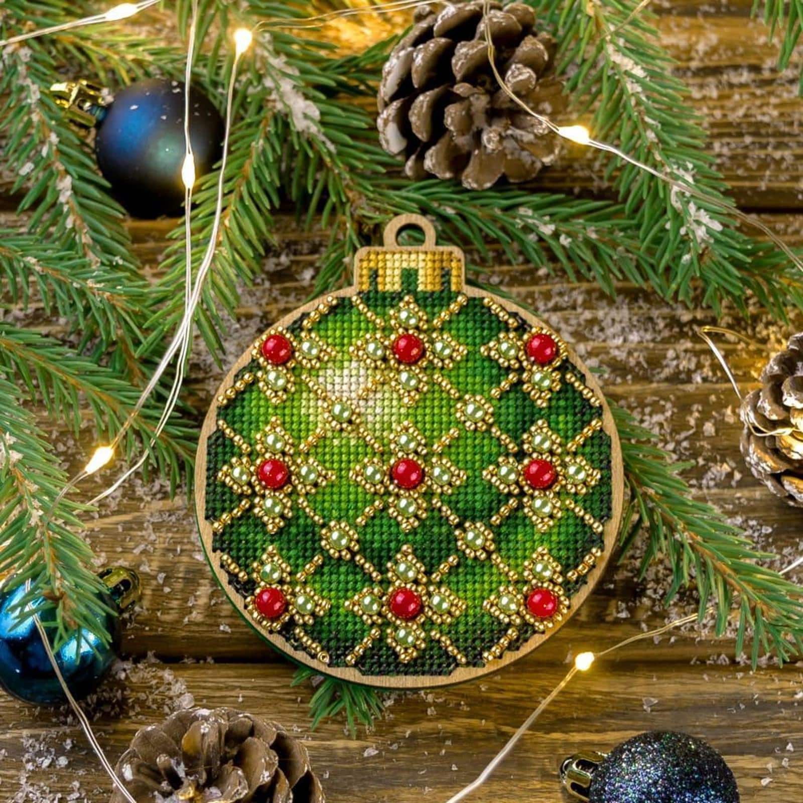 Wonderland Crafts Green Ornament Cross-Stitch Kit