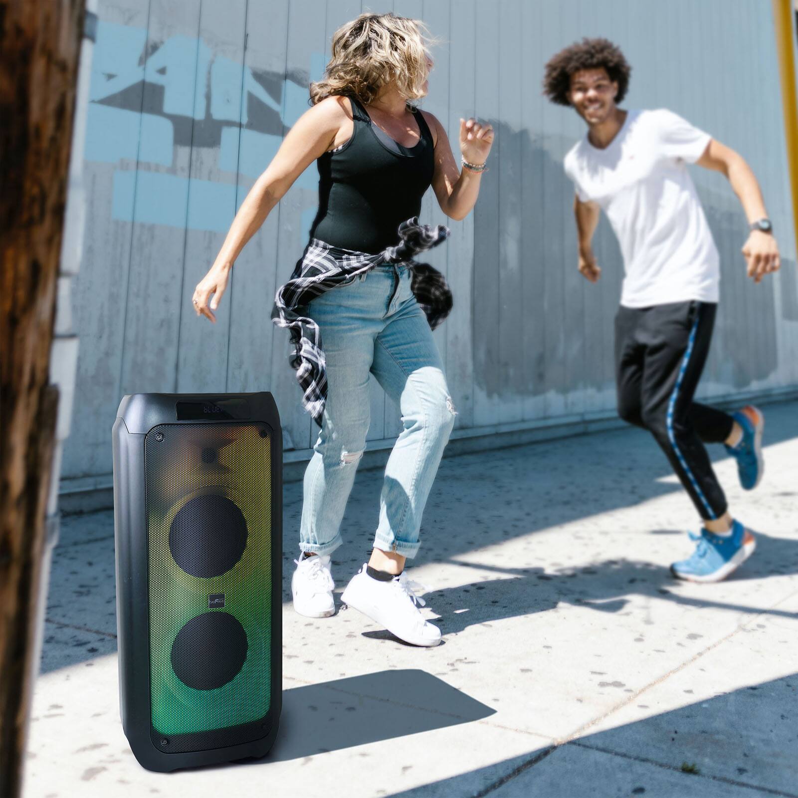 beFree Sound 8" Wireless Rechargeable Bluetooth Party Speaker With LED Illuminating Lights