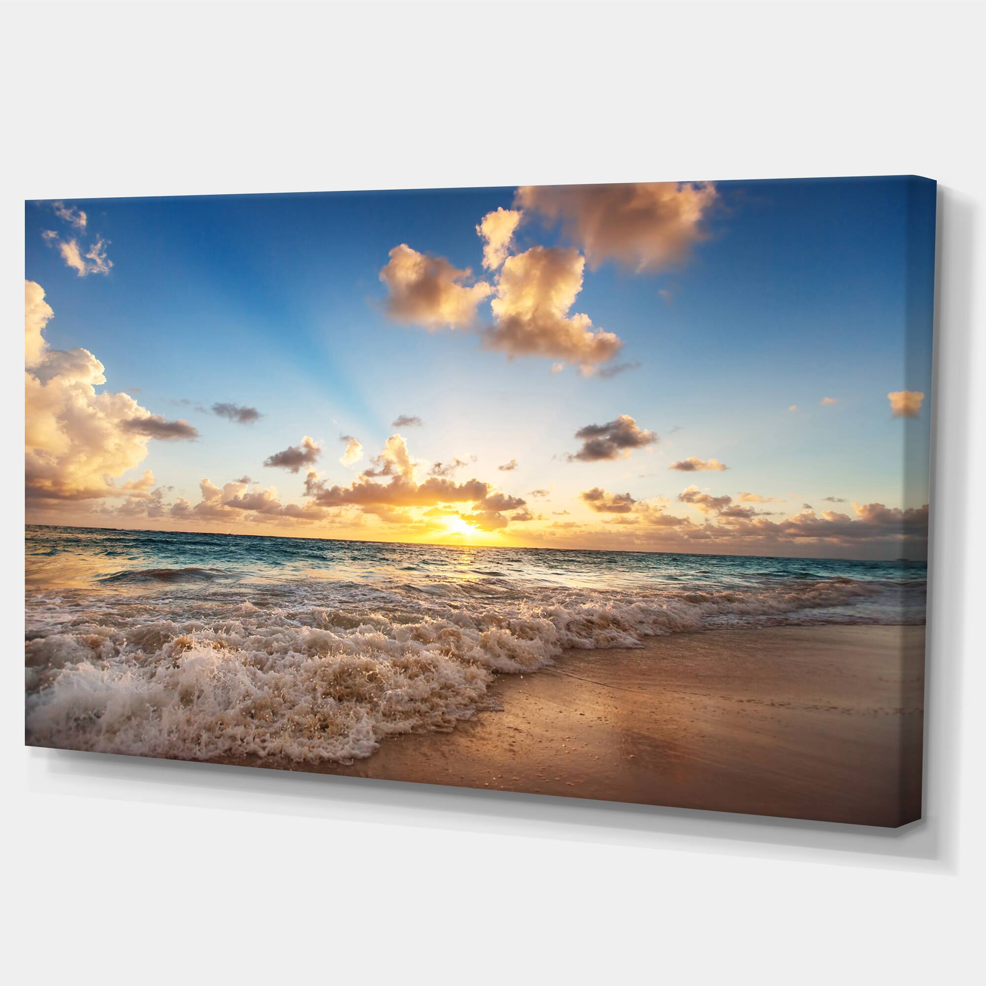 Designart - Sunrise on Beach of Caribbean Sea - Large Seashore Canvas Art Print