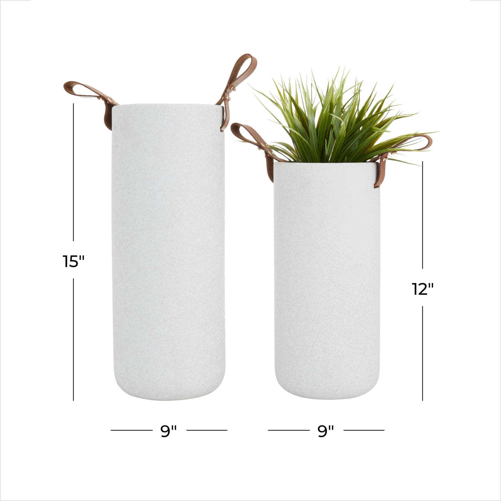 CosmoLiving by Cosmopolitan White Stoneware Contemporary Vase, 15" x 12"