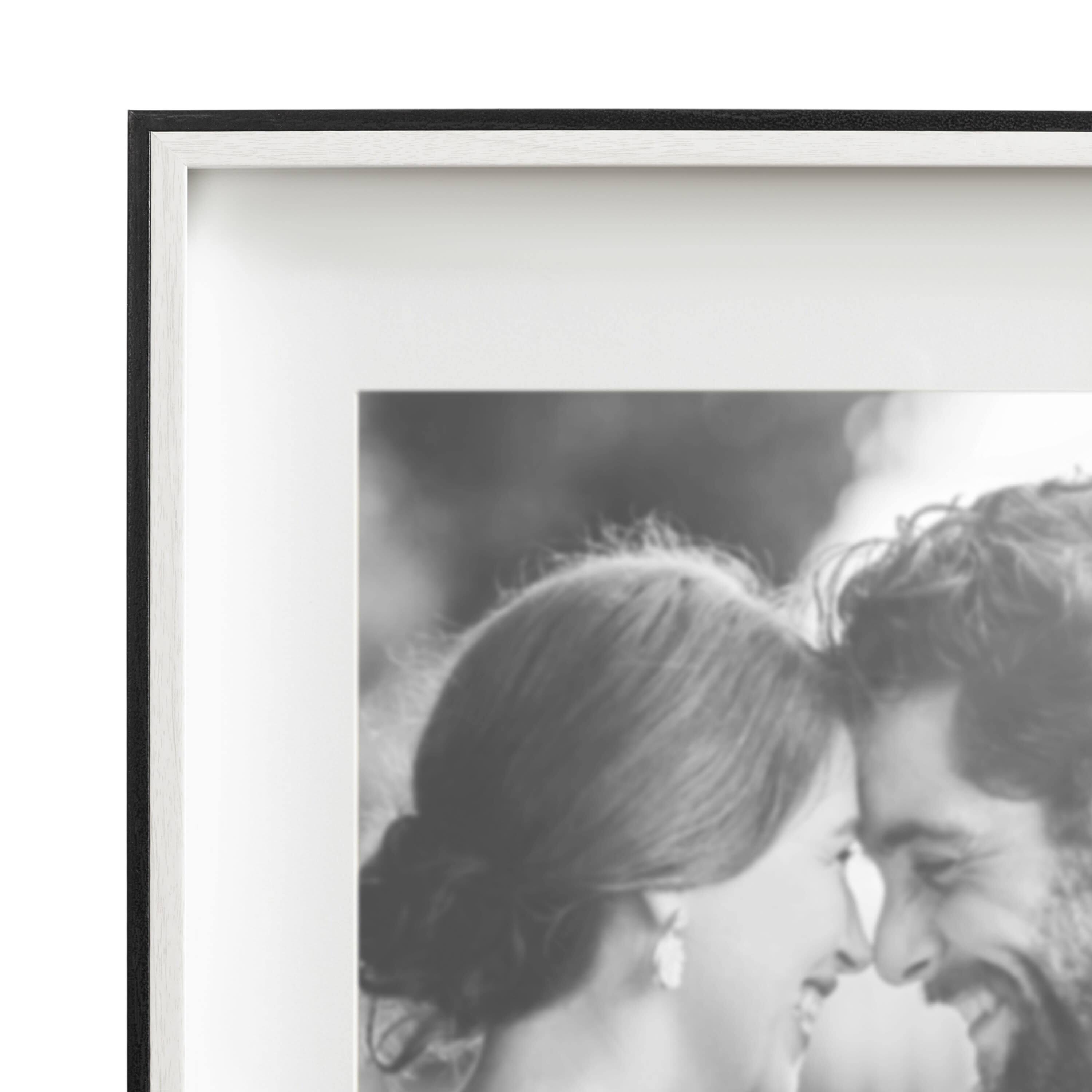 Kate and Laurel Gibson Wall Photo Frames Set