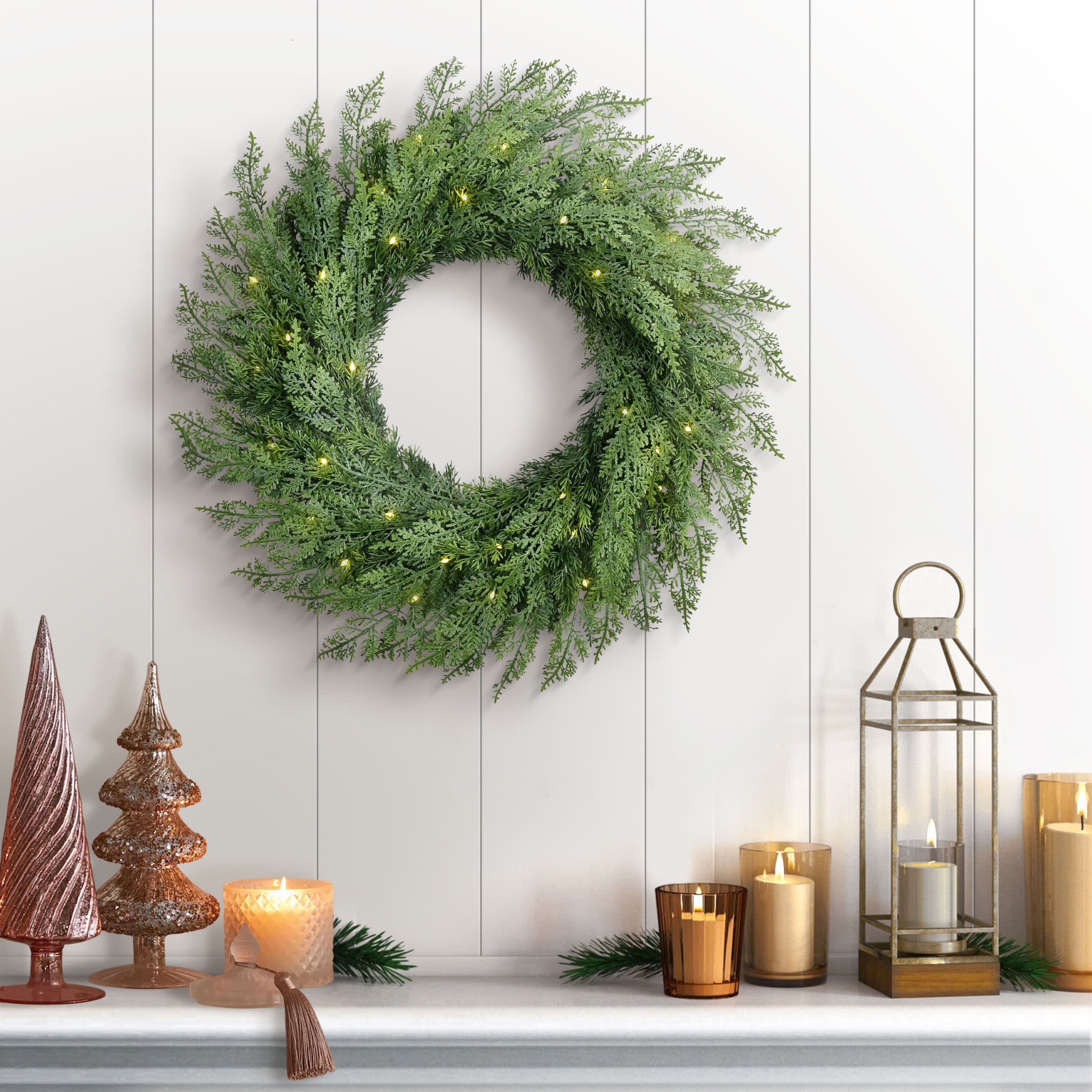24" Pre-Lit Green Artificial Flocked Wreath 