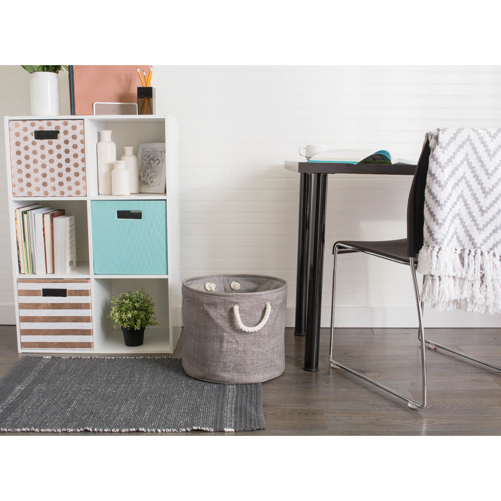 Medium Gray Polyester Variegated Round Bin