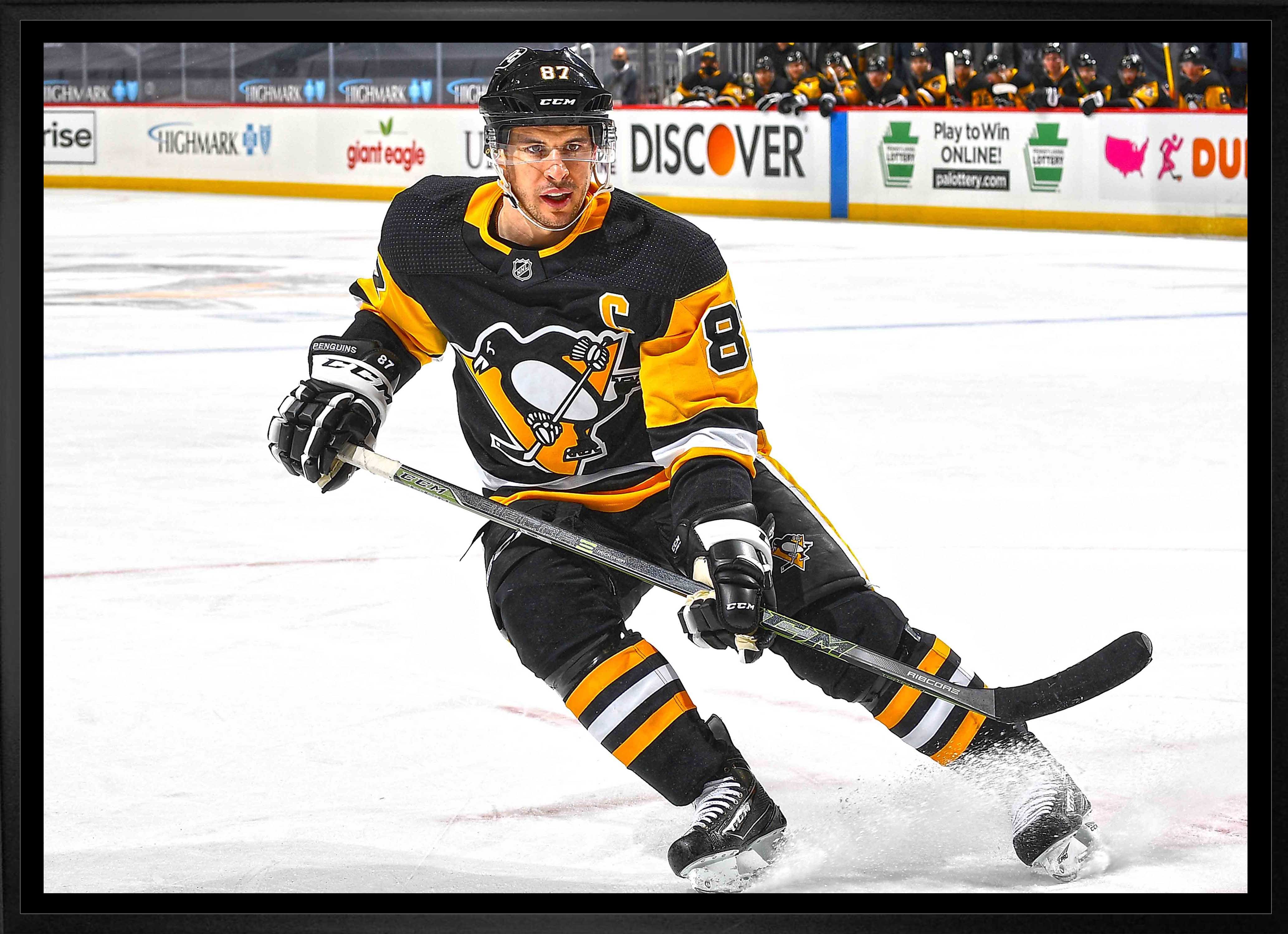 Sidney Crosby Pittsburgh Penguins Framed 20" x 29" Action Canvas 31.5" x 22.5"