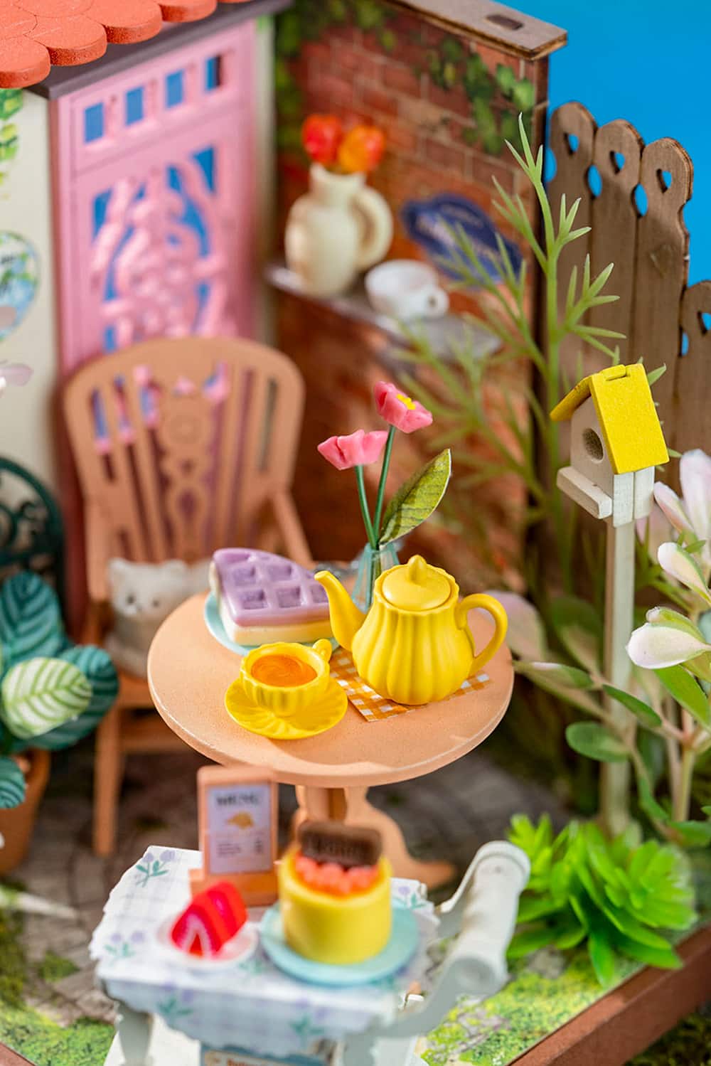 Rolife® Fancy Tea Yard DIY Miniature House Kit