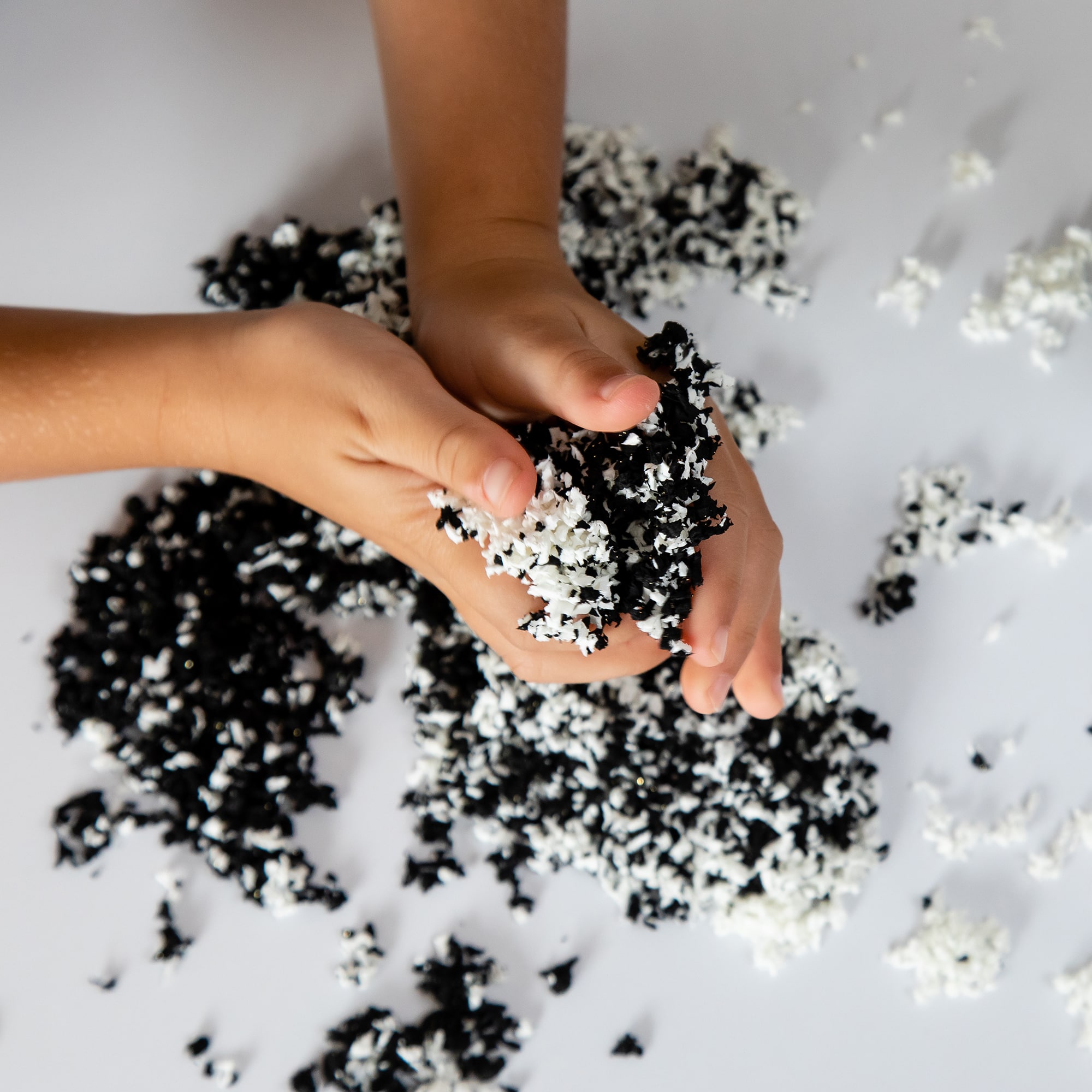 Educational Insights Pluffle Twist Black 'n White Playfoam
