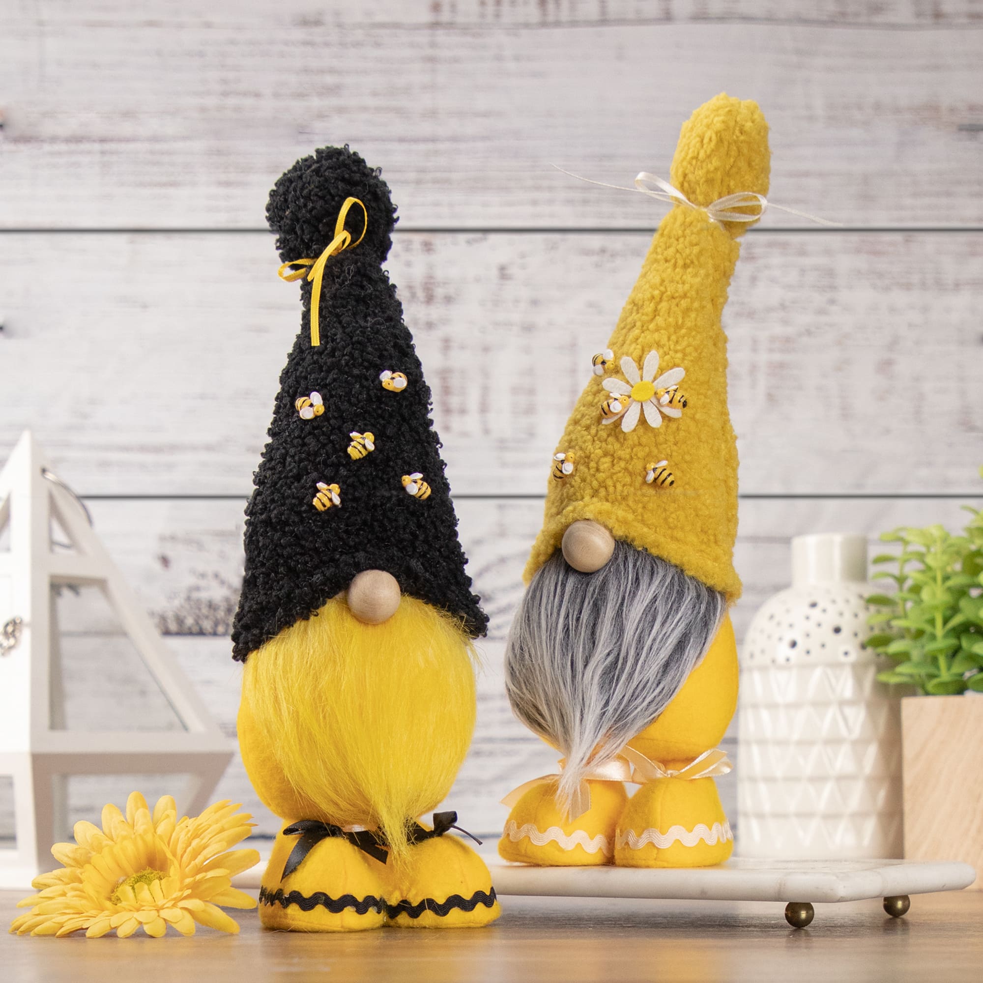 15" Yellow Sherpa Bumblebee & Daisy Springtime Gnome